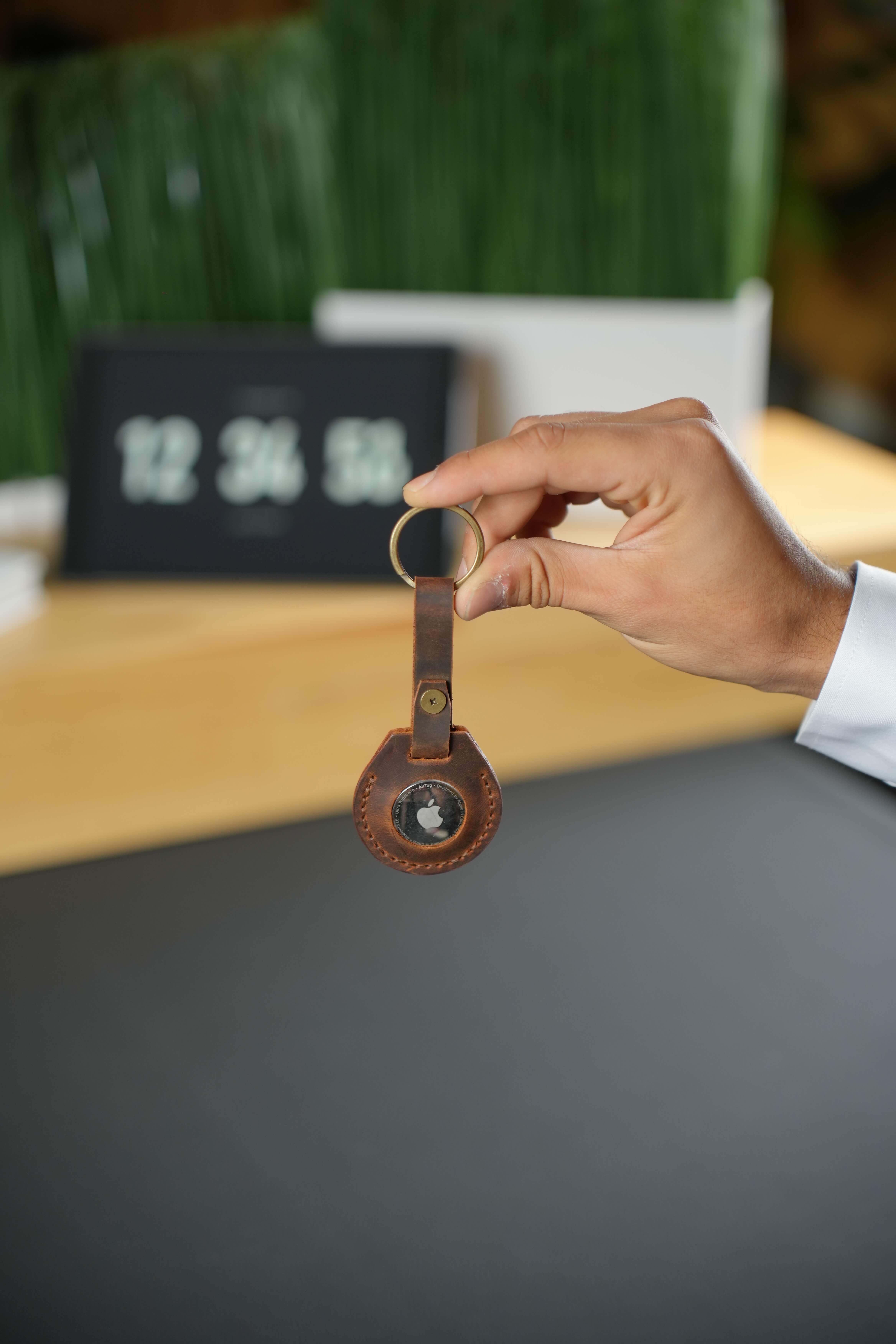 Crazy Taba Hakiki Deri Anahtarlık - Apple AirTag için Şık ve FonksiyonelCüzdan&Kartlık KonseptWATCHOFROYALAPPLEAİRTAGCrazy Taba Hakiki Deri Anahtarlık - Apple AirTag için Şık ve Fonksiyonel