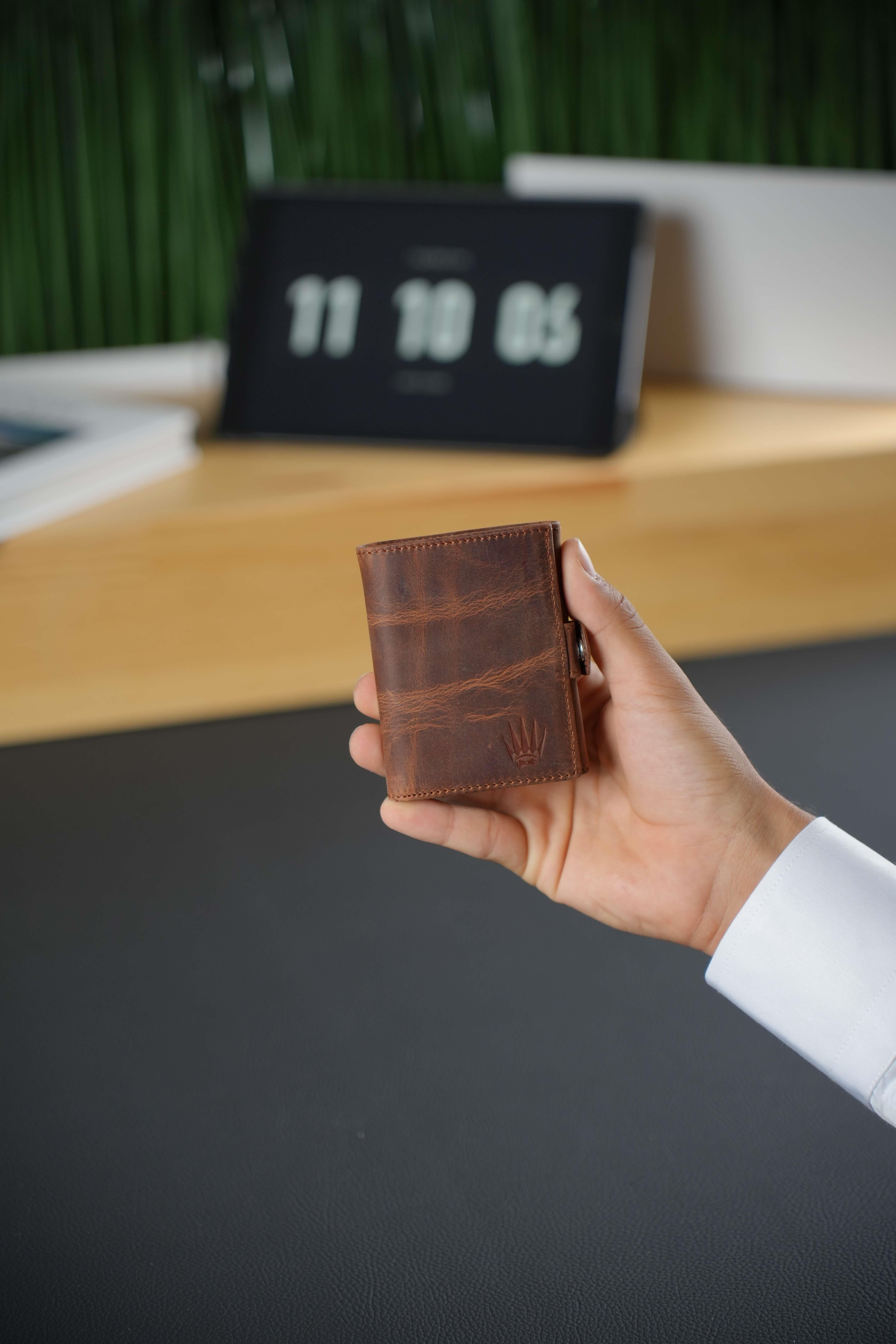 Scott Efekt Taba Hakiki Deri Cüzdan - Modern ve Fonksiyonel Cüzdan Cüzdan&Kartlık KonseptWATCHOFROYALScottScott Efekt Taba Hakiki Deri Cüzdan - Modern ve Fonksiyonel Cüzdan 