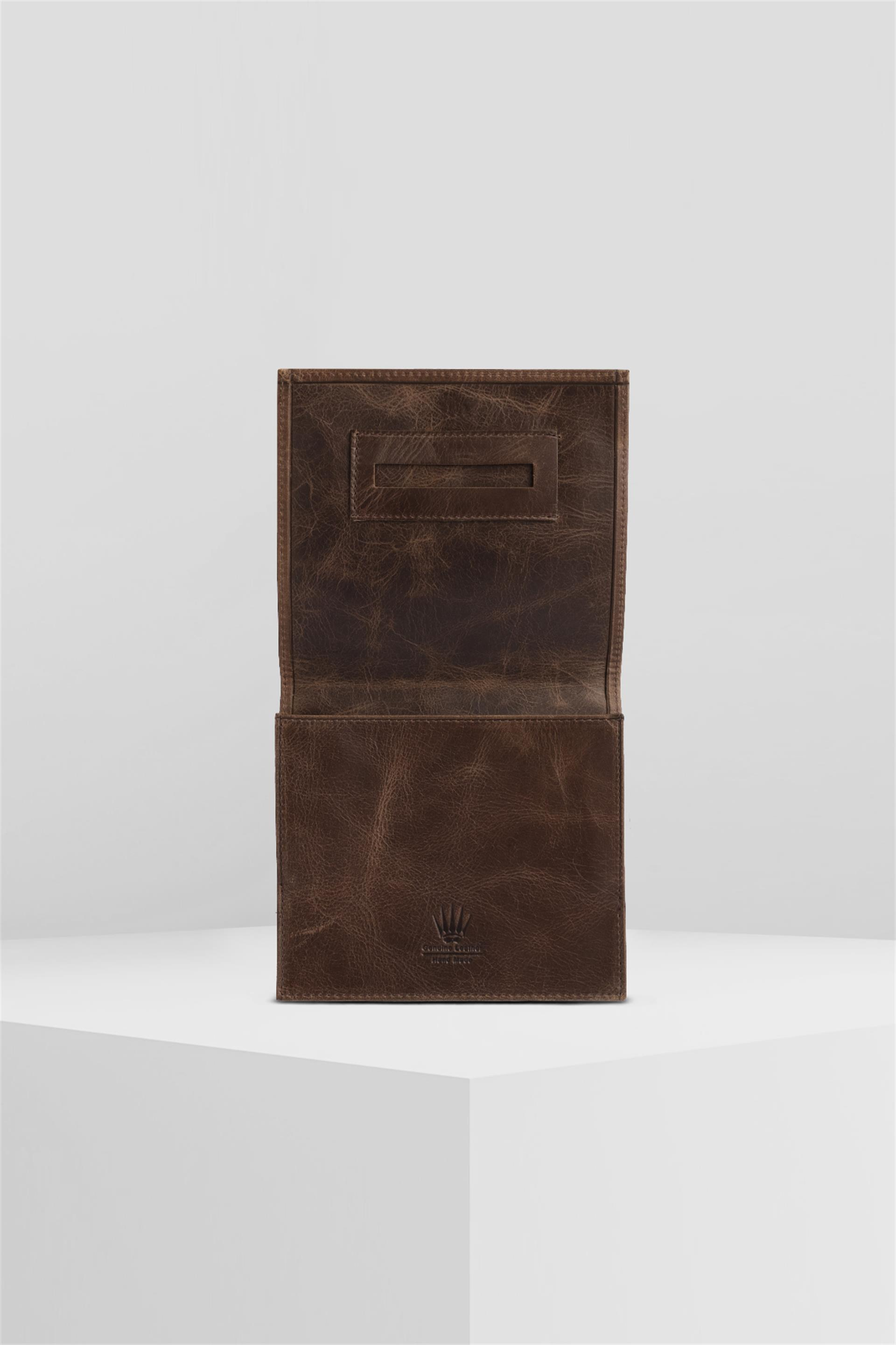 CRAZY BROWN LEATHER TOBACCO POUCHWALLET & CARDHOLDERWATCHOFROYALTÜTÜNKESCRZBRWNCRAZY BROWN LEATHER TOBACCO POUCH