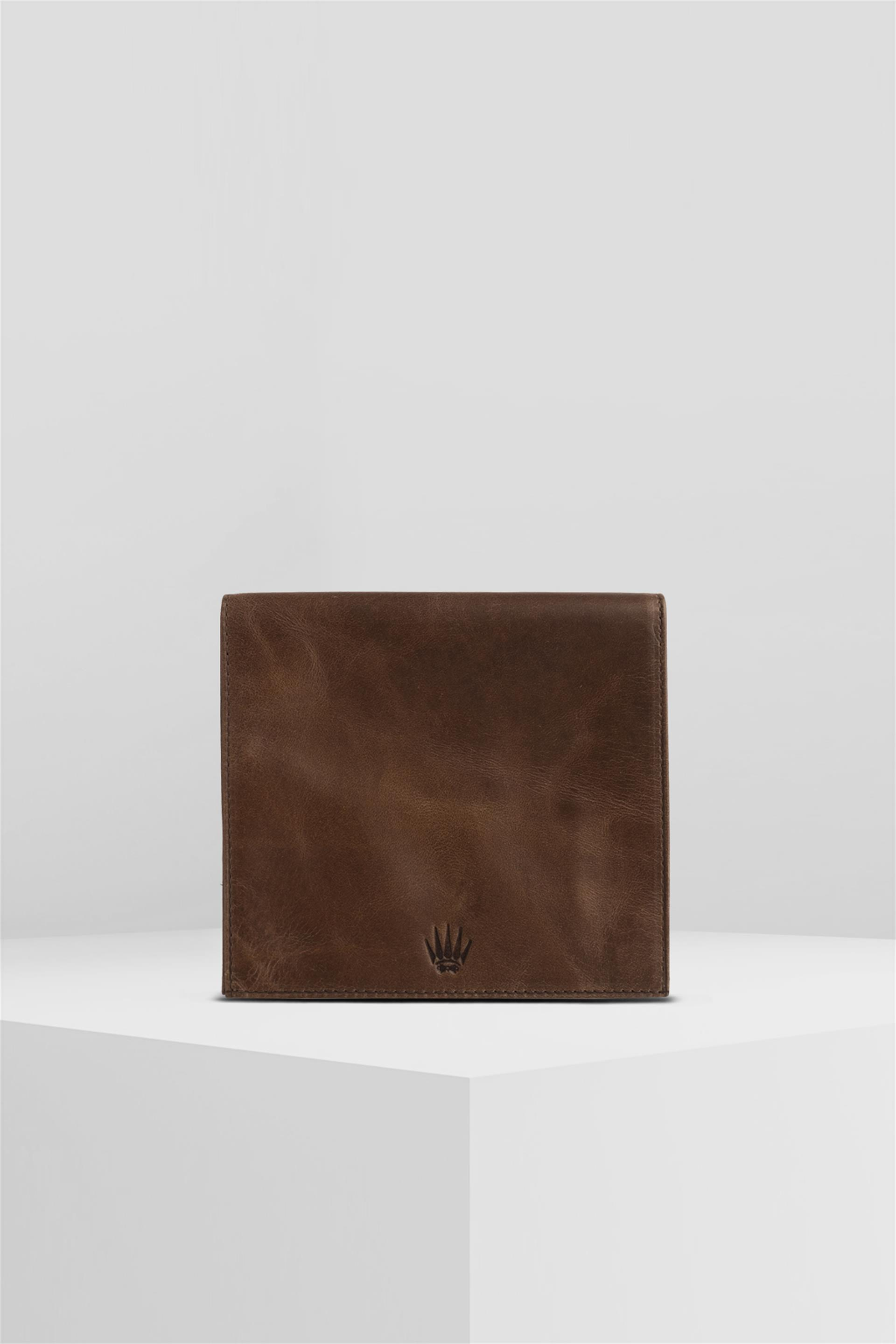 CRAZY BROWN LEATHER TOBACCO POUCHWALLET & CARDHOLDERWATCHOFROYALTÜTÜNKESCRZBRWNCRAZY BROWN LEATHER TOBACCO POUCH