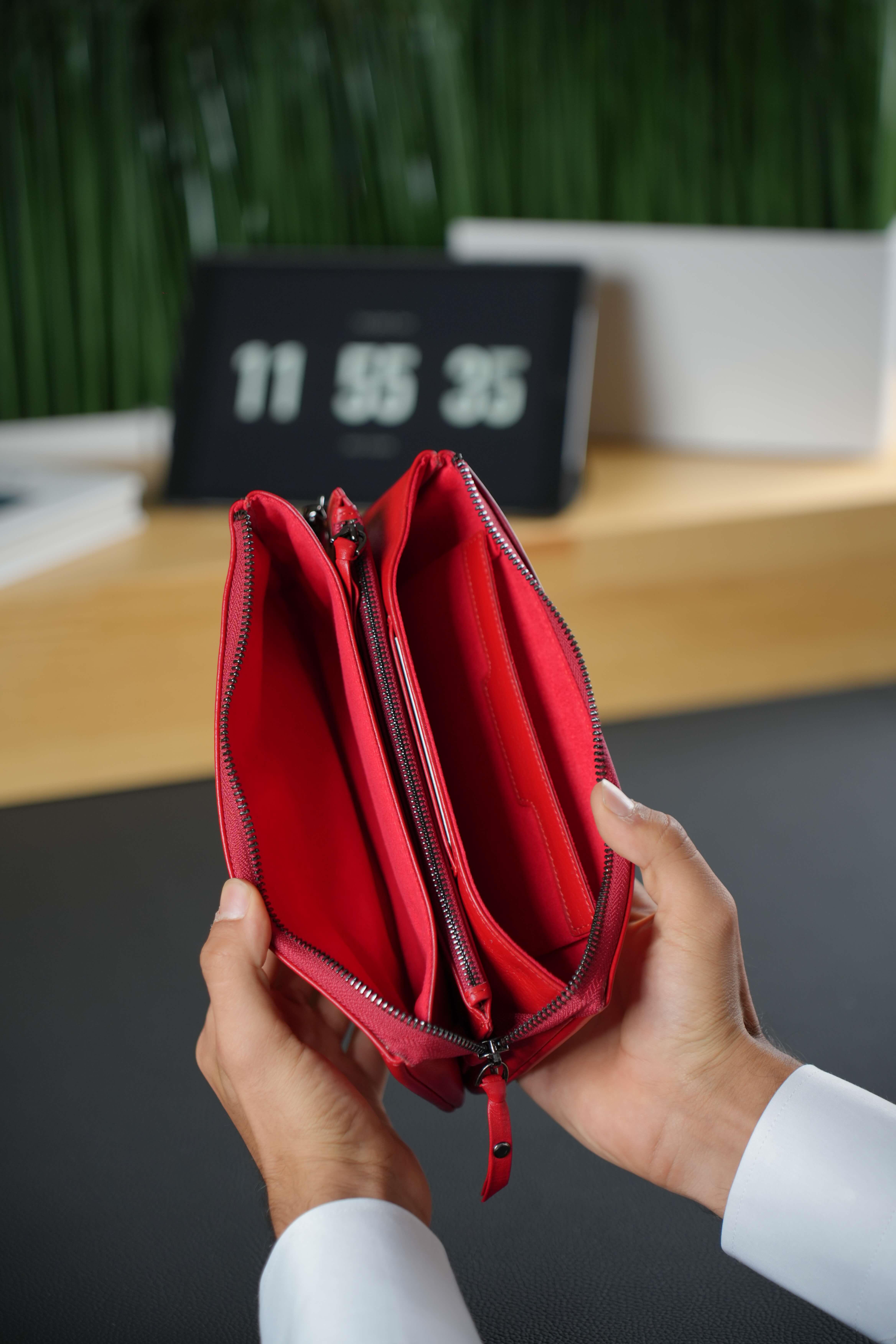 Hakiki Deri Kırmızı Laptop & Evrak Çantası Çelik Fermuarlı Seyahat ve İş Organizatör OxfordHand BagWATCHOFROYALOXFORDHakiki Deri Kırmızı Laptop & Evrak Çantası Çelik Fermuarlı Seyahat ve İş Organizatör Oxford