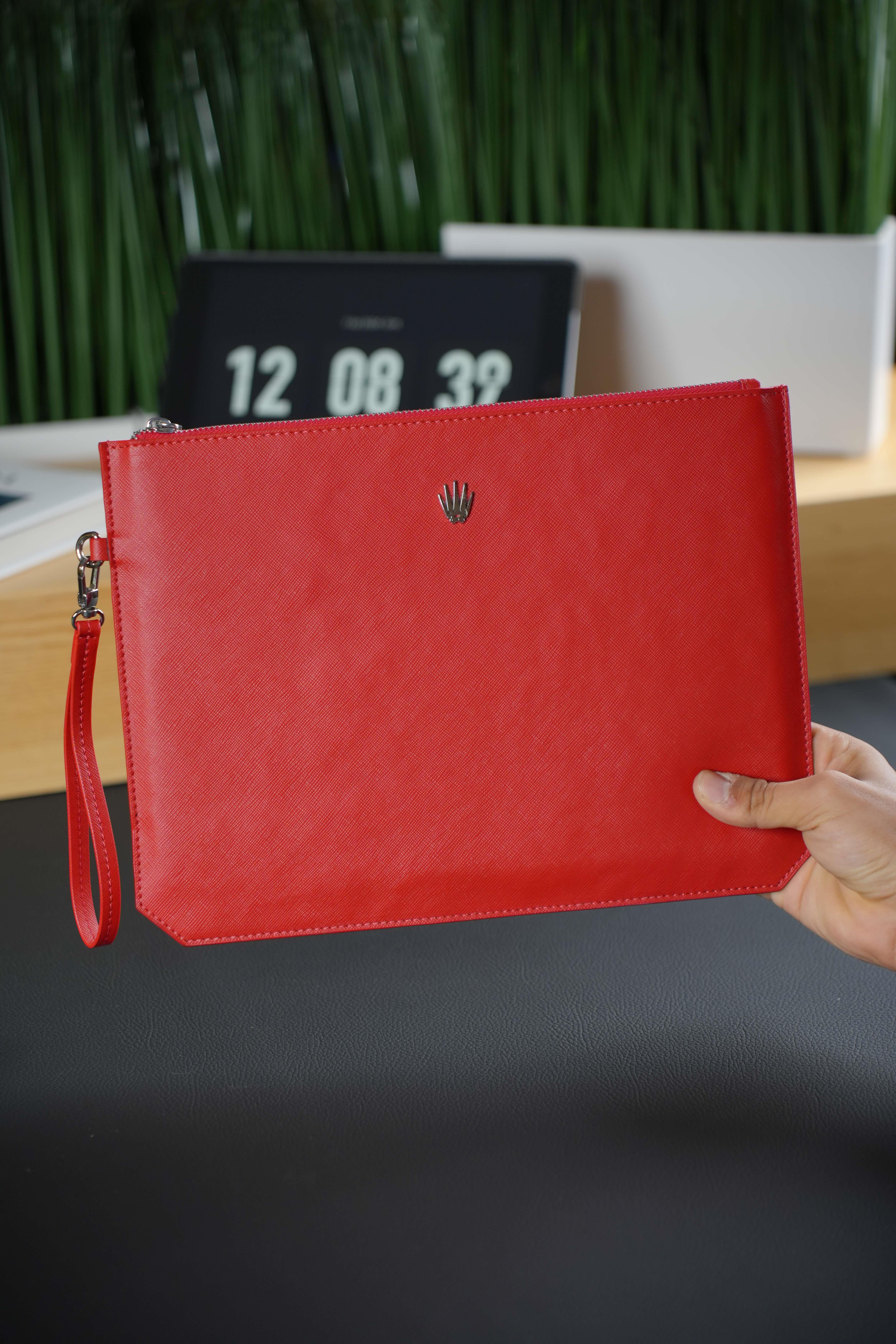 Özel Vegan Deri Kırmızı El Çantası Telefon ve Para Bölmeli El Tutma Askısı Minimalist Portföy Çanta ClutchHand BagWATCHOFROYALCLUTCHÖzel Vegan Deri Kırmızı El Çantası Telefon ve Para Bölmeli El Tutma Askısı Minimalist Portföy Çanta Clutch