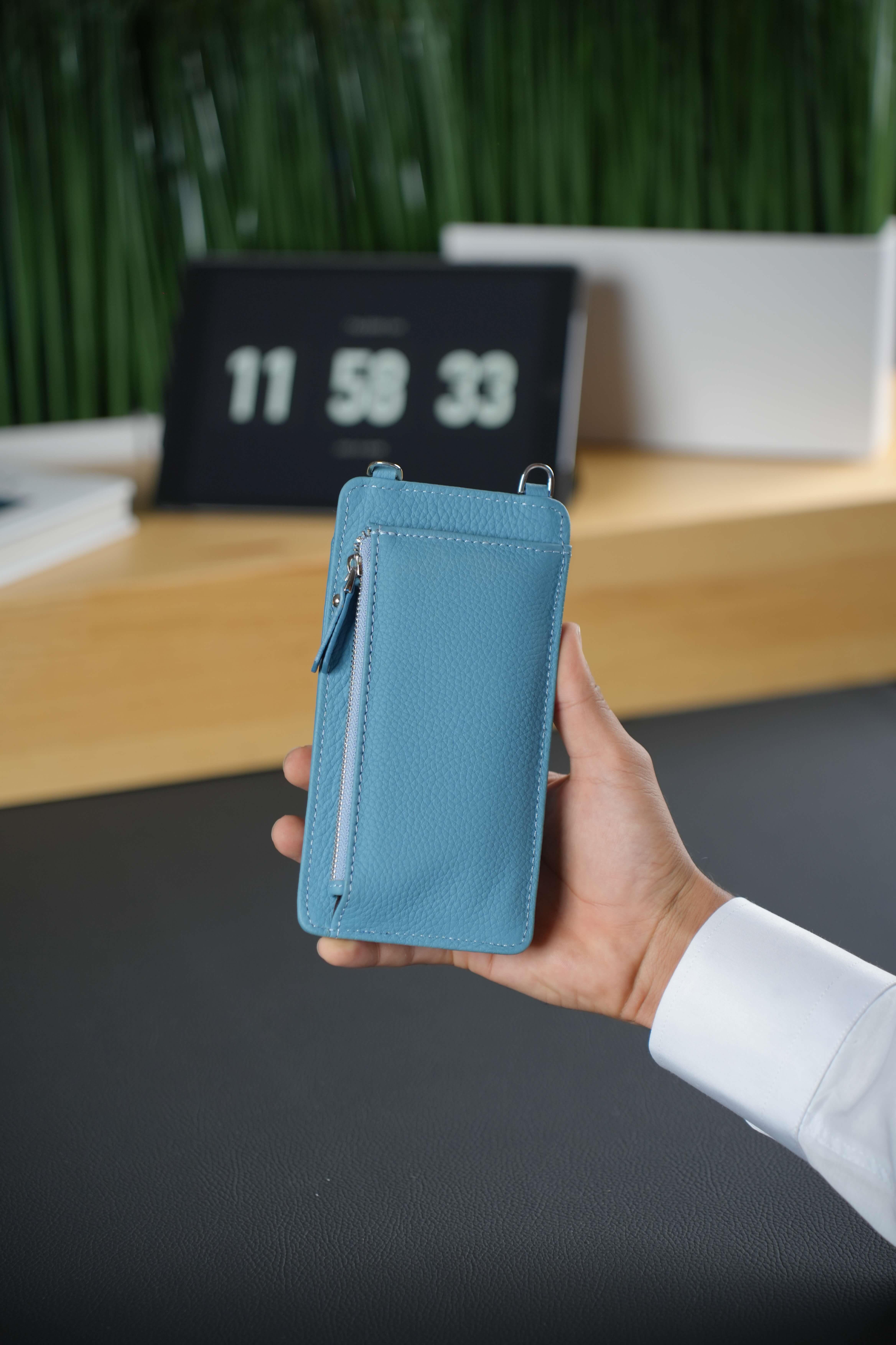 Hakiki Deri Turkuaz Askılı Çanta 4 Kart Bölmesi, Telefon ve Para Bölmesi, Fermuarlı, Çıtçıtlı Askılı Telefon Çantası Luısaw