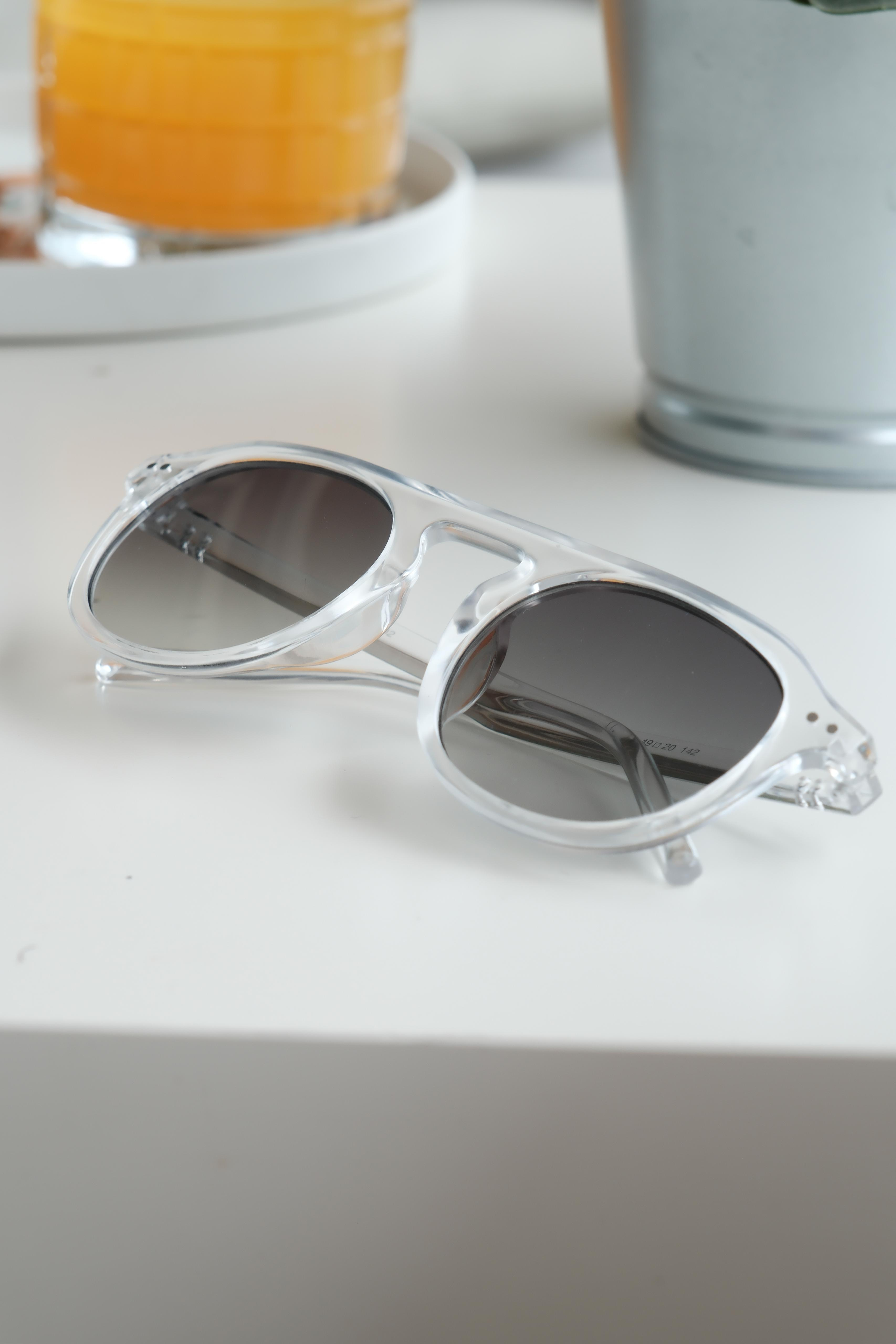 Royal Eyewear Re1107 Transparan Yeşil Güneş Gözlüğü Gözlük KonseptWATCHOFROYALre1107Royal Eyewear Re1107 Transparan Yeşil Güneş Gözlüğü 