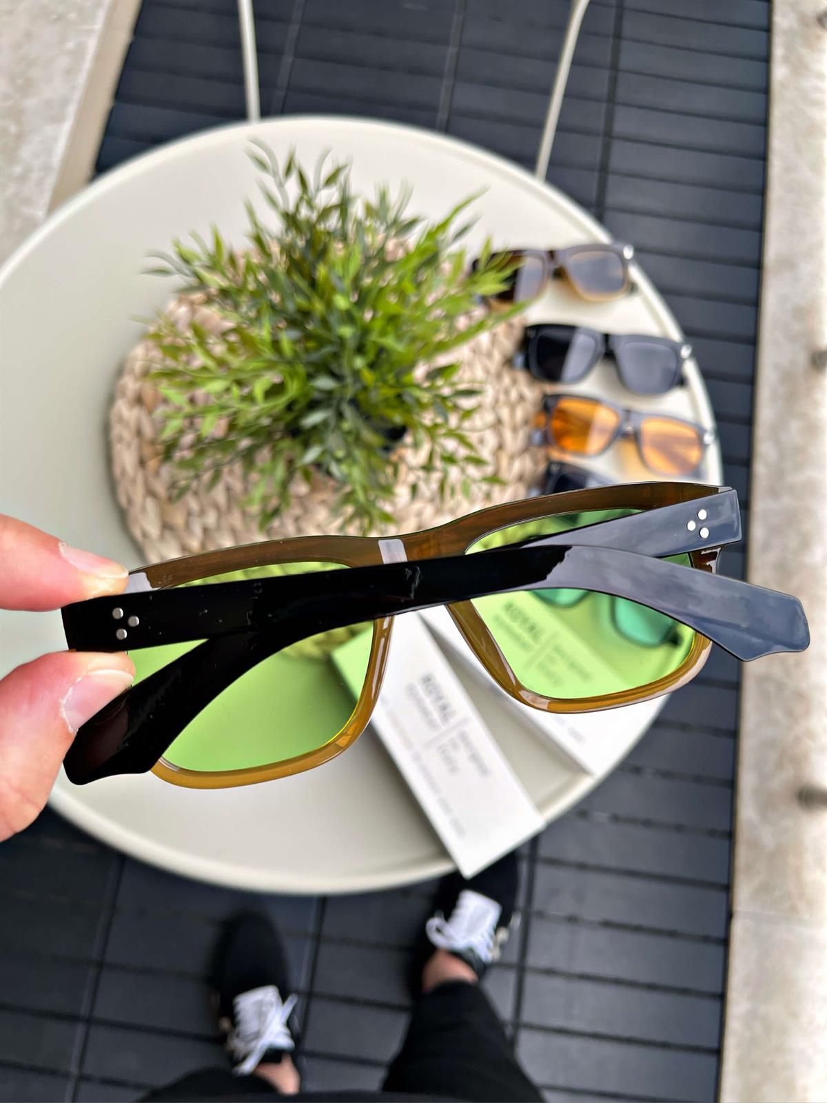 GÜNEŞ GÖZLÜĞÜ KADIN&ERKEK YEŞİL UV-400 KORUMALI ÖZEL CAM DAYANIKLI ÇERÇEVE MODERN&RETRO TASARIM GÖZLÜK,CE SERTİFİKALİGÖZLÜK KONSEPTWATCHOFROYALRE3683WGÜNEŞ GÖZLÜĞÜ KADIN&ERKEK YEŞİL UV-400 KORUMALI ÖZEL CAM DAYANIKLI ÇERÇEVE MODERN&RETRO TASARIM GÖZLÜK,CE SERTİFİKALİ