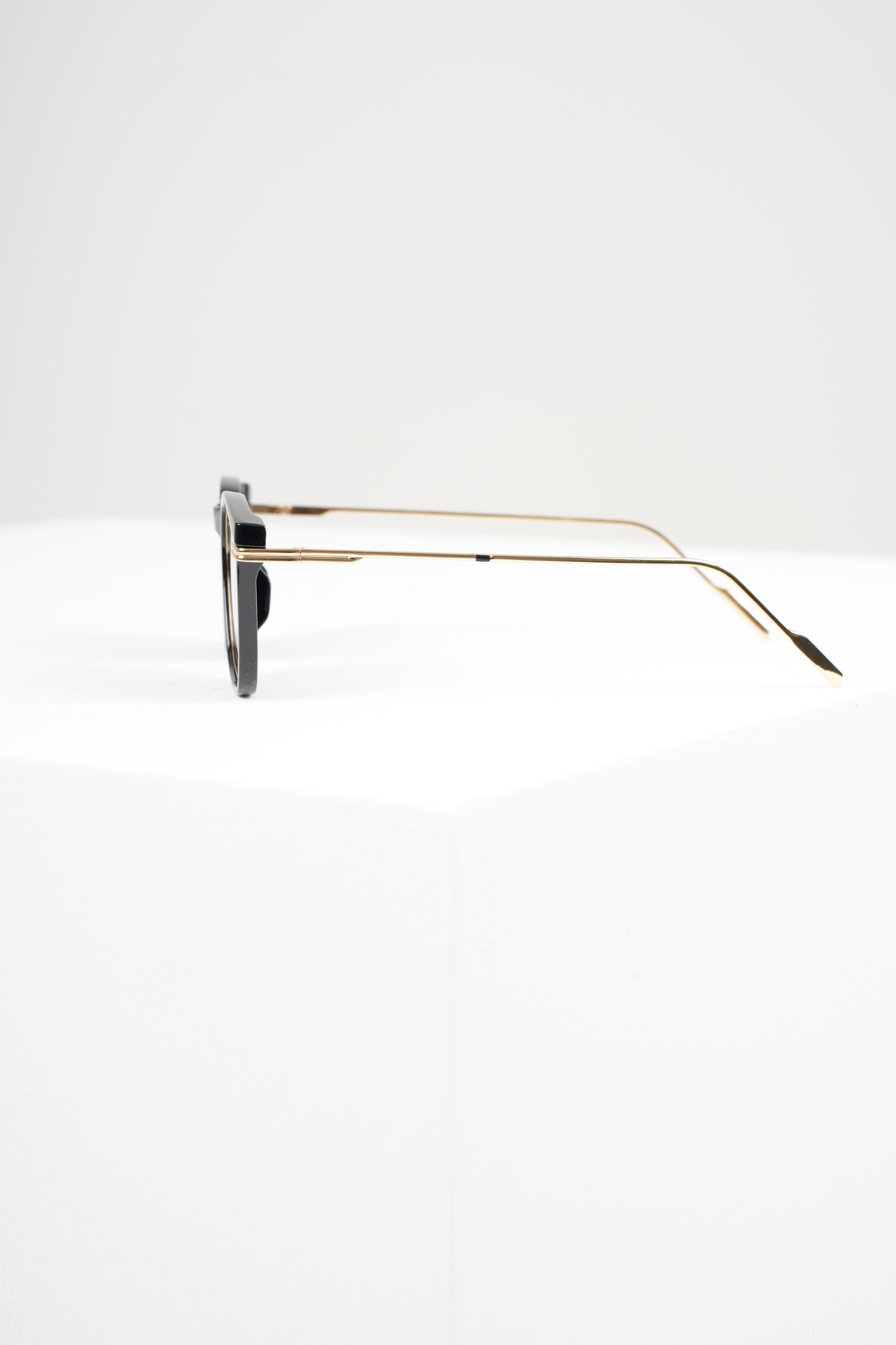 Güneş Gözlüğü Kadın & Erkek UV400 Cam Orjinal CE Belgeli SİYAH  RE5544W      EyewearWATCHOFROYALRE5544WGüneş Gözlüğü Kadın & Erkek UV400 Cam Orjinal CE Belgeli SİYAH  RE5544W      