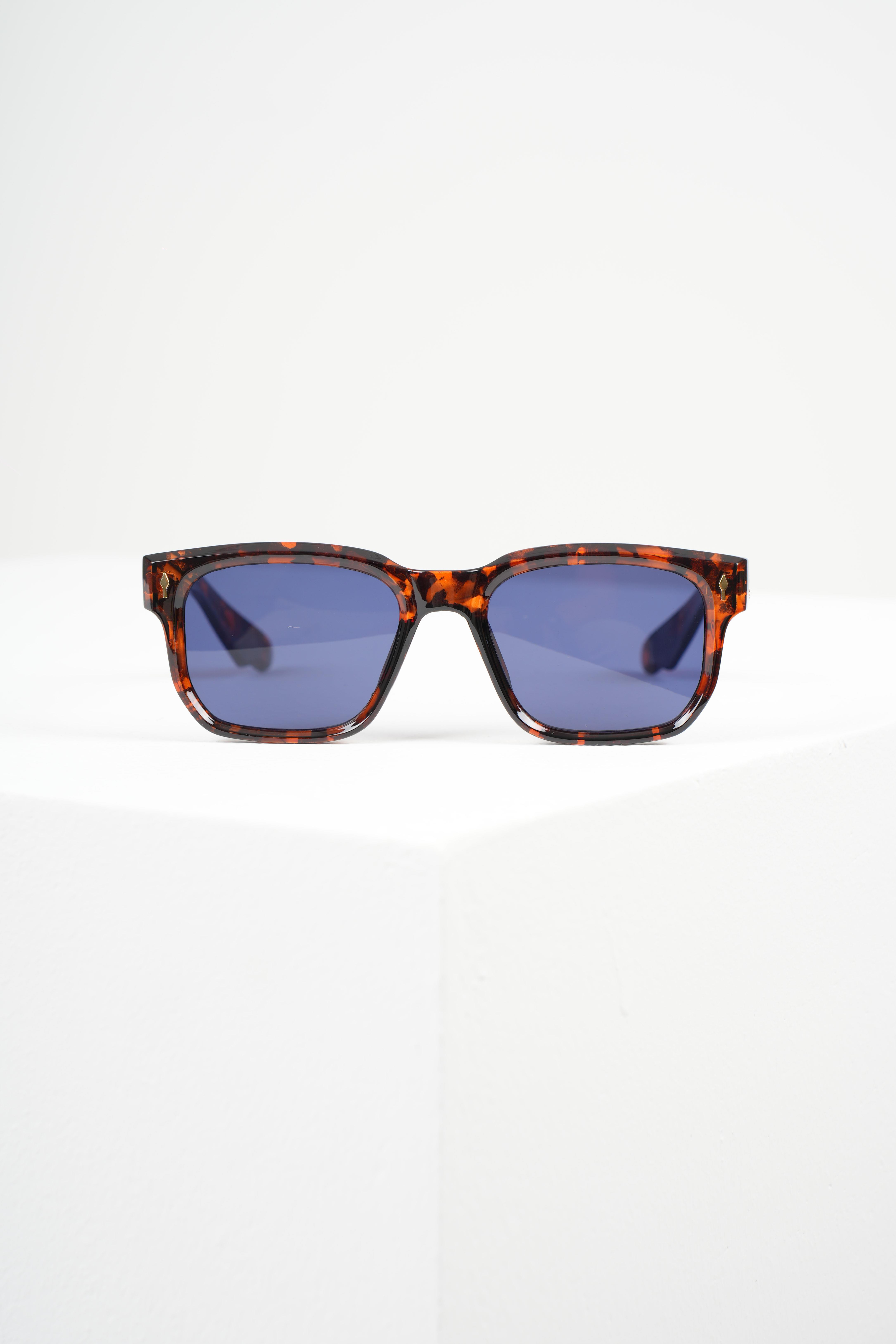 ROYAL EYEWEAR RE65038 MAVİ LEOPAR UNİSEX GÜNEŞ GÖZLÜĞÜEyewearWATCHOFROYALRE65038WROYAL EYEWEAR RE65038 MAVİ LEOPAR UNİSEX GÜNEŞ GÖZLÜĞÜ