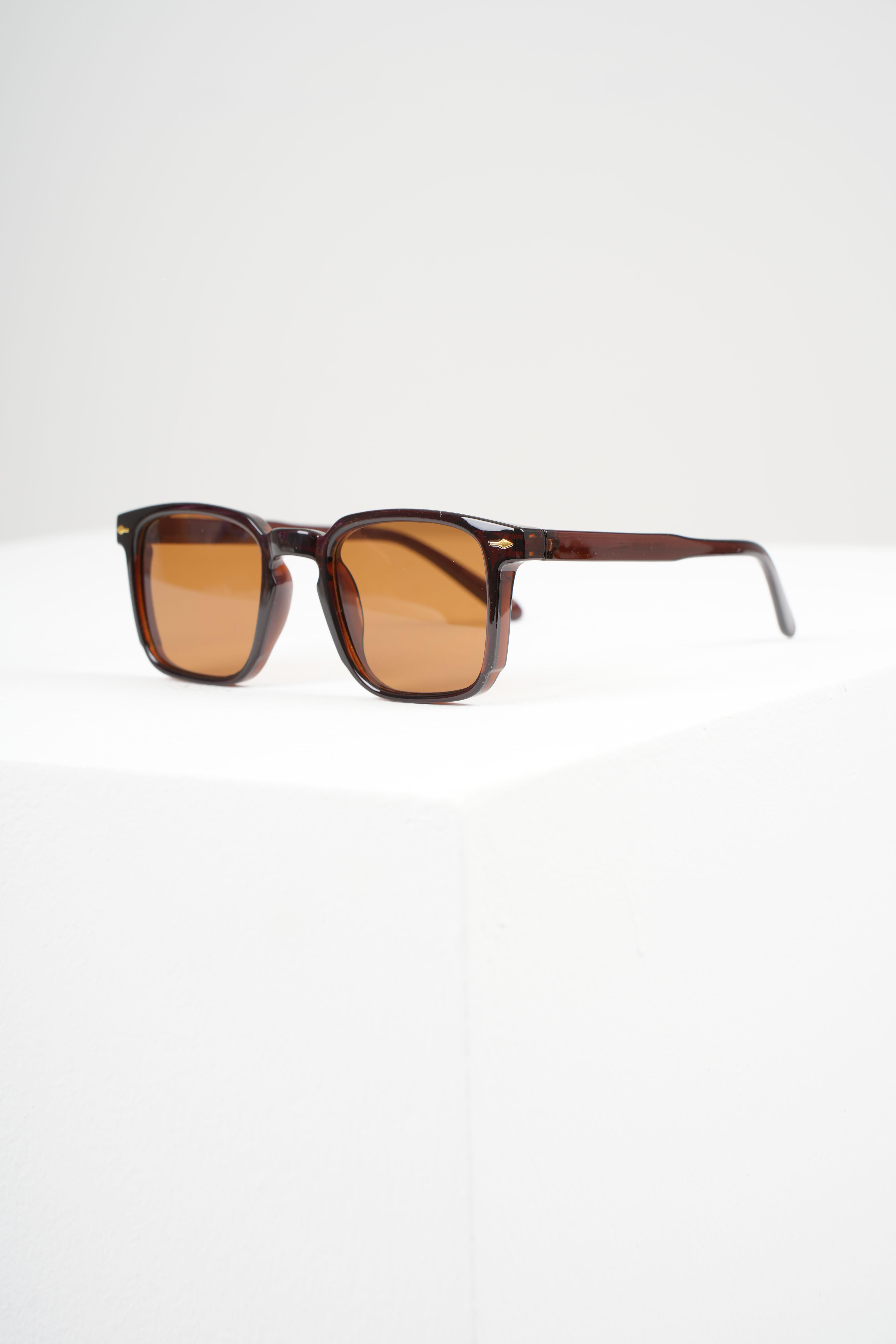 ROYAL EYEWEAR LORRAINE DARK BROWN UNISEX EyewearWATCHOFROYALLORRAINEROYAL EYEWEAR LORRAINE DARK BROWN UNISEX 