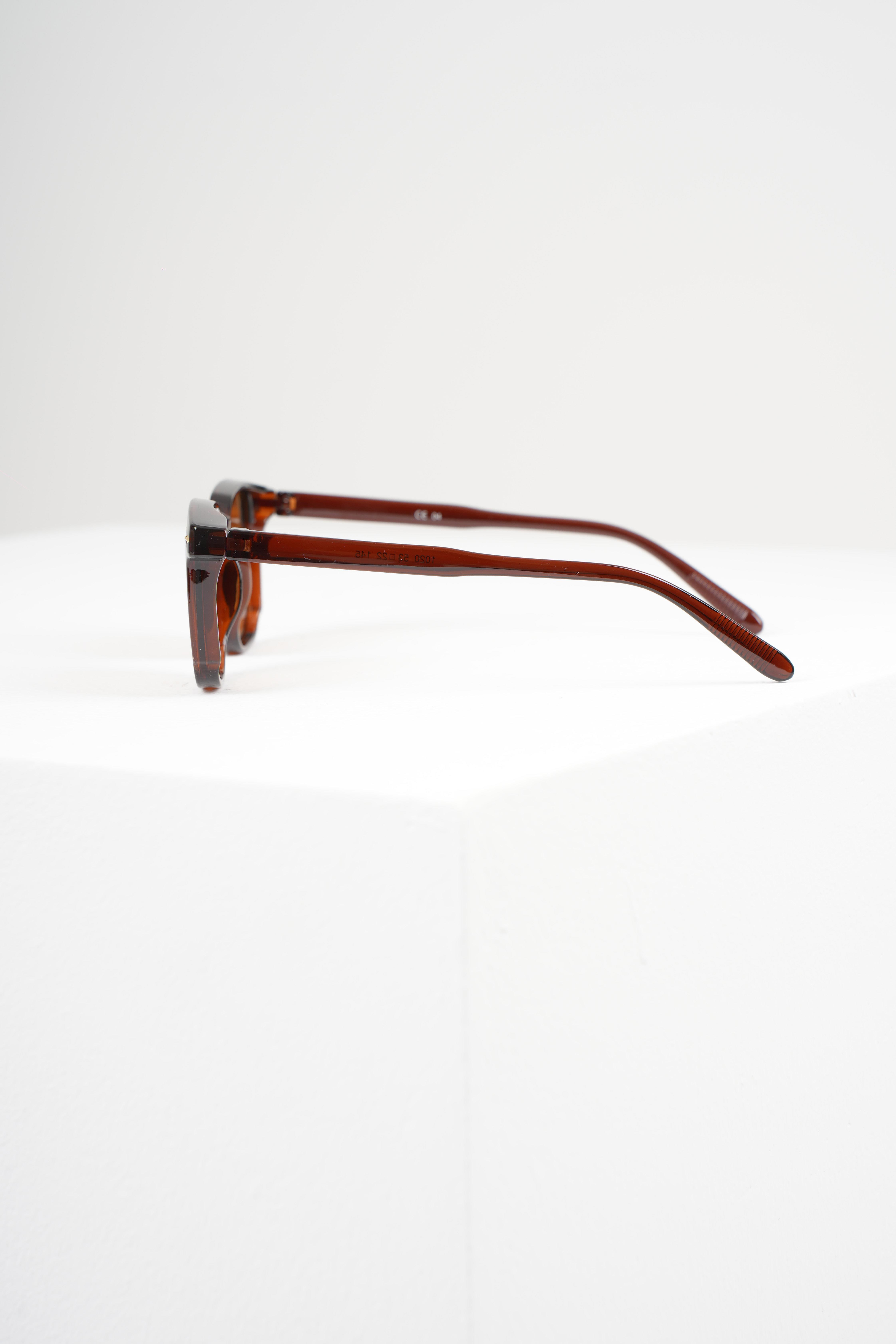 ROYAL EYEWEAR LORRAINE DARK BROWN UNISEX EyewearWATCHOFROYALLORRAINEROYAL EYEWEAR LORRAINE DARK BROWN UNISEX 