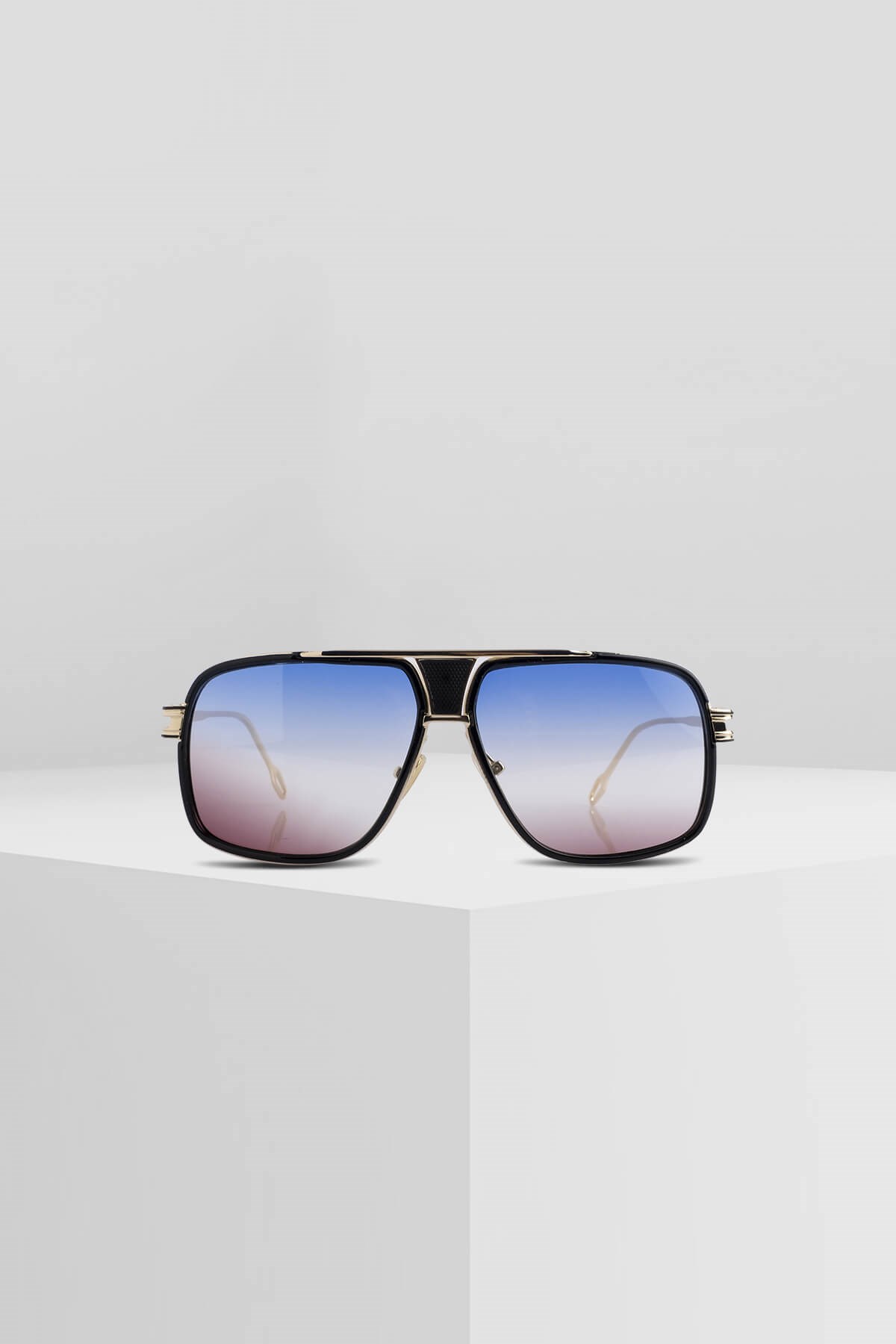 MILLIONARIE DEGRADE BLUE SUNGLASSESSUNGLASSESWATCHOFROYALMILDGRBLUEMILLIONARIE DEGRADE BLUE SUNGLASSES