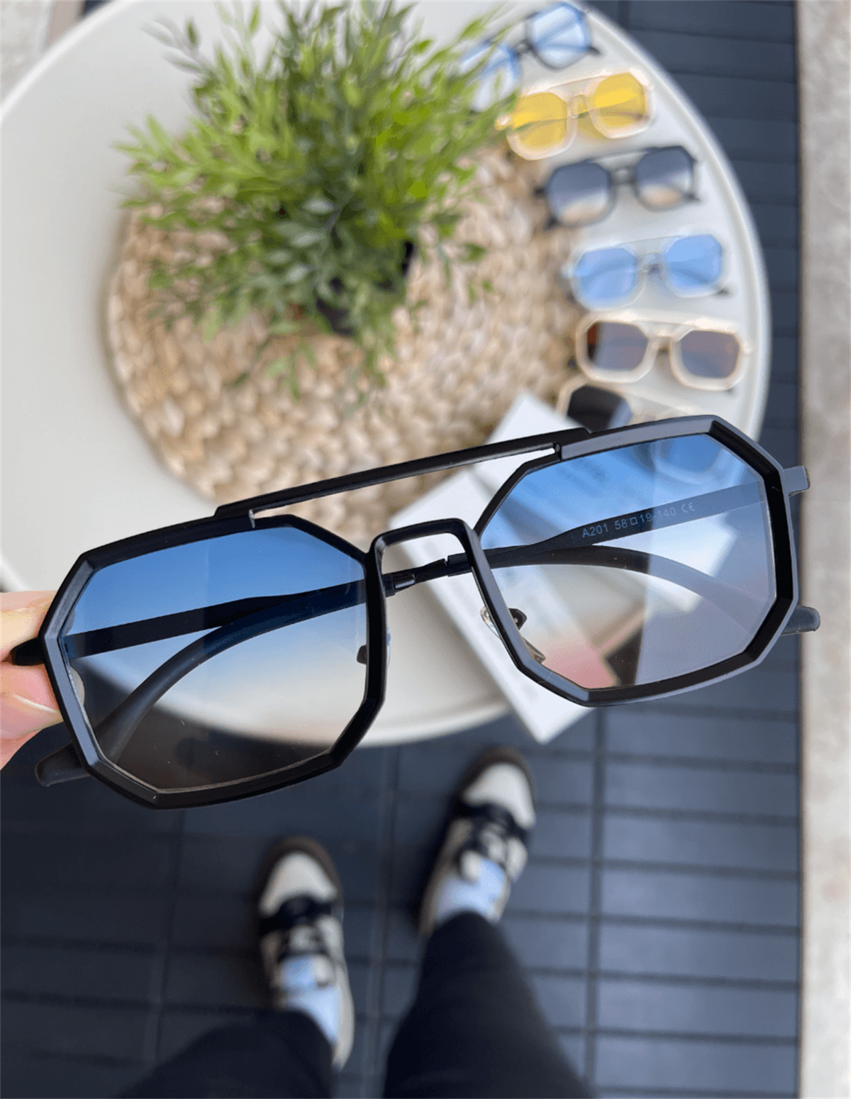 ROYAL EYEWEAR RE21021 DEGRADE MAVİ UNISEX GÜNEŞ GÖZLÜĞÜSUNGLASSESWATCHOFROYALRE21021ROYAL EYEWEAR RE21021 DEGRADE MAVİ UNISEX GÜNEŞ GÖZLÜĞÜ