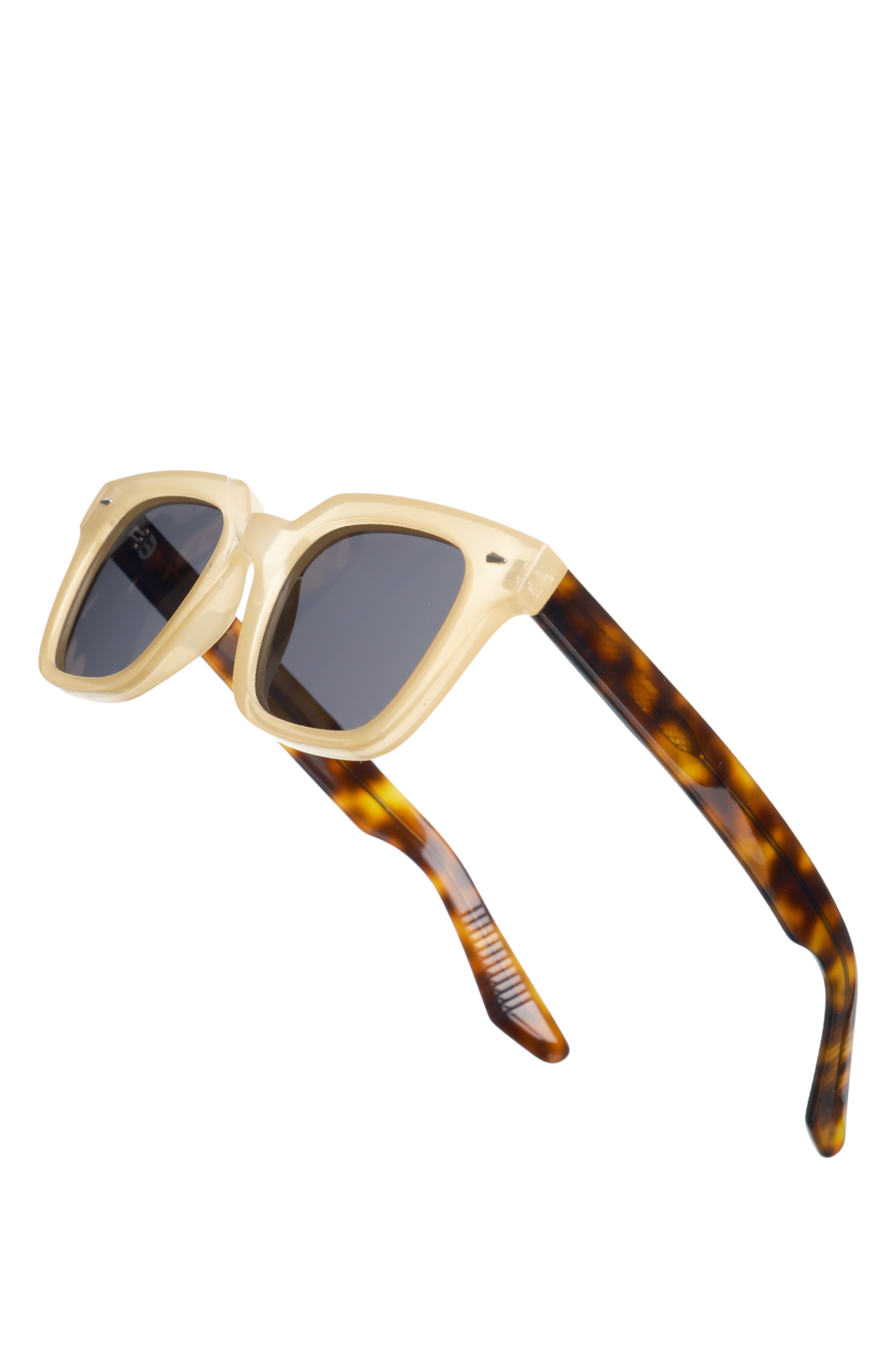 ROYAL EYEWEAR RE31105 LEOPAR KREM POLARIZE GÜNEŞ GÖZLÜĞÜEyewearWATCHOFROYALRE31105ROYAL EYEWEAR RE31105 LEOPAR KREM POLARIZE GÜNEŞ GÖZLÜĞÜ