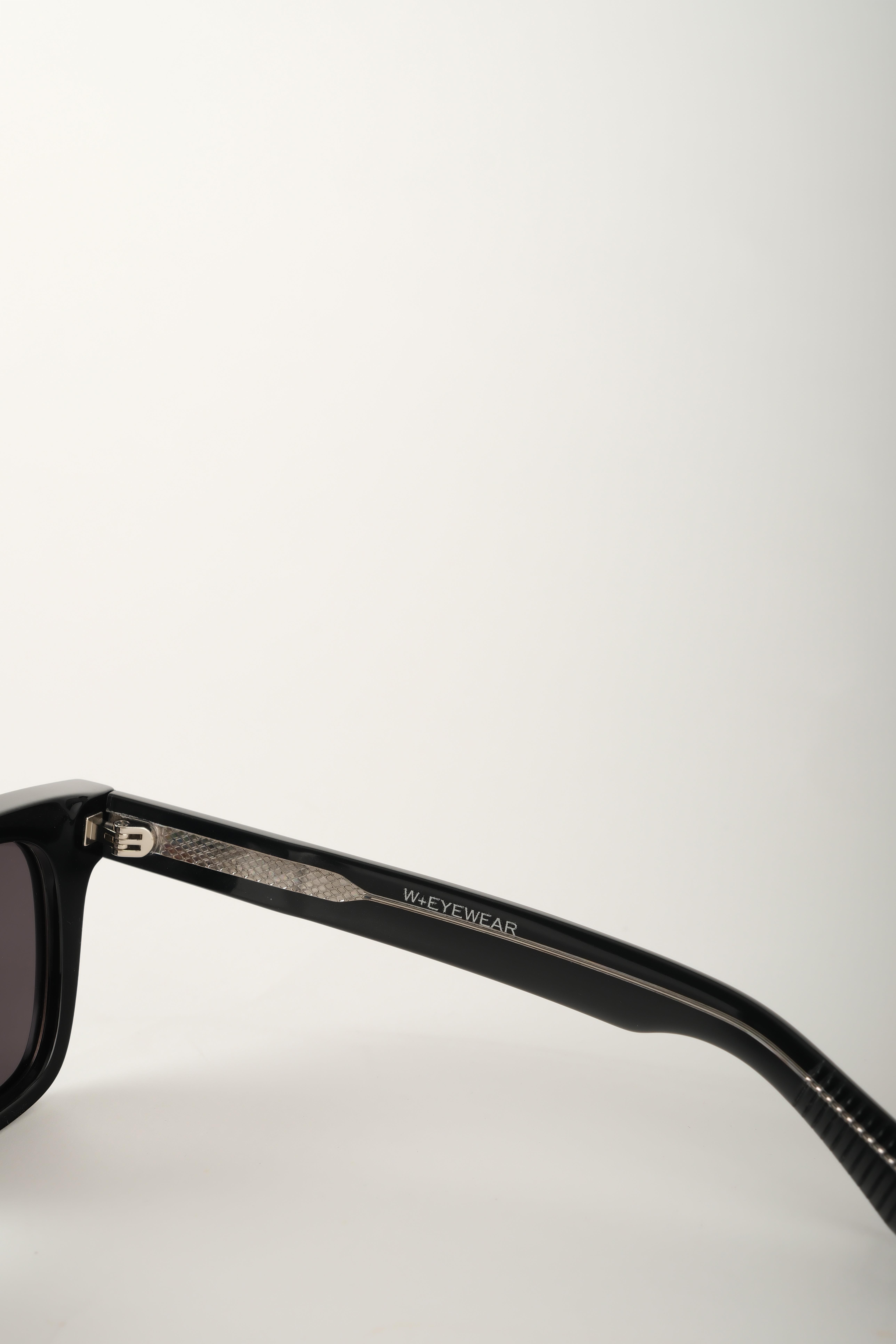 ROYAL EYEWEAR RE31105 SİYAH POLARIZE GÜNEŞ GÖZLÜĞÜEyewearWATCHOFROYALRE31105ROYAL EYEWEAR RE31105 SİYAH POLARIZE GÜNEŞ GÖZLÜĞÜ