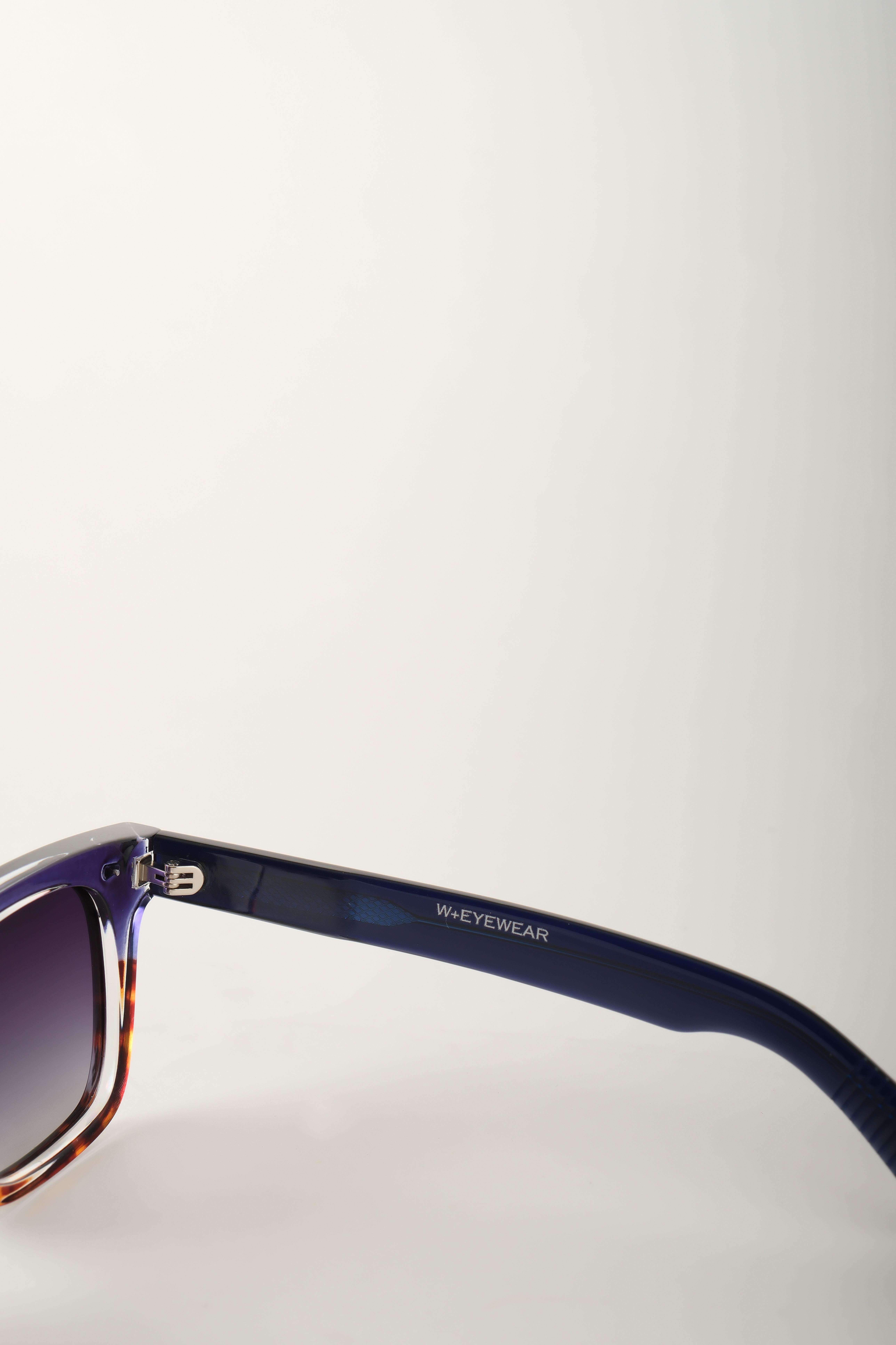 ROYAL EYEWEAR RE31105 LEOPAR MAVİ POLARIZE GÜNEŞ GÖZLÜĞÜEyewearWATCHOFROYALRE31105ROYAL EYEWEAR RE31105 LEOPAR MAVİ POLARIZE GÜNEŞ GÖZLÜĞÜ