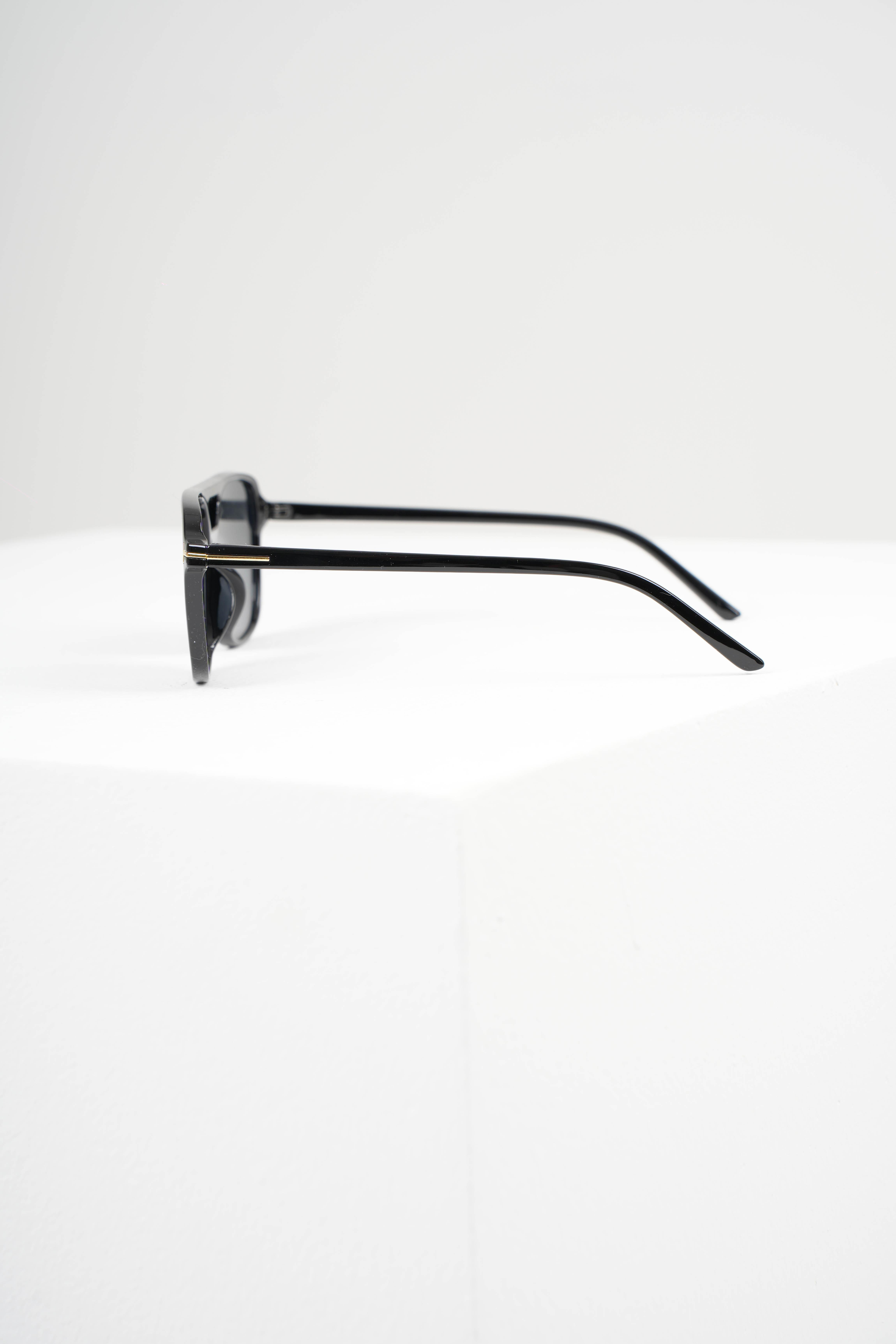 ROYAL EYEWEAR RE3885 SİYAH UNISEX GÜNEŞ GÖZLÜĞÜEyewearWATCHOFROYALRE3885ROYAL EYEWEAR RE3885 SİYAH UNISEX GÜNEŞ GÖZLÜĞÜ