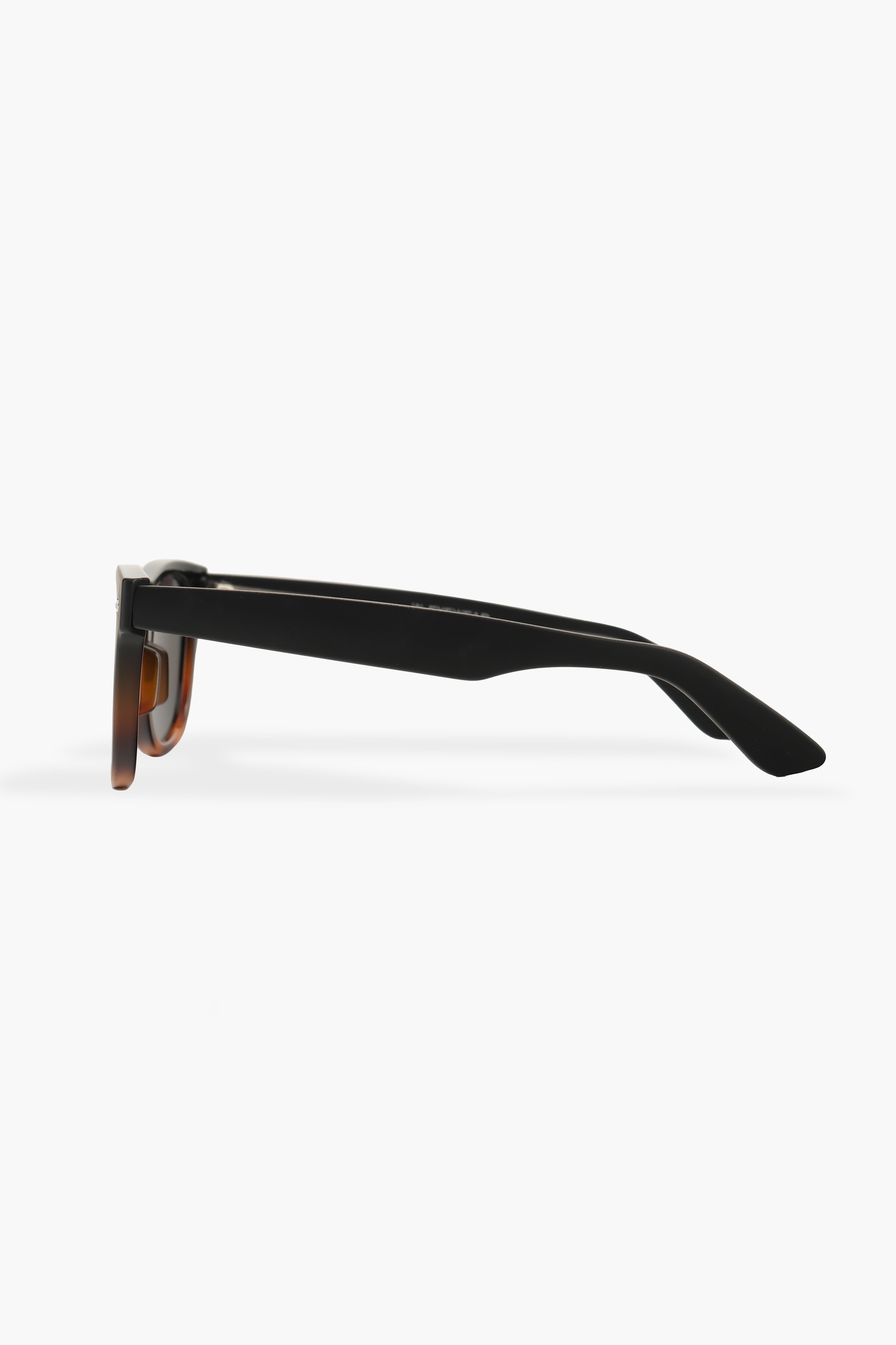 ROYAL EYEWEAR RE6802 LEOPAR  SİYAH UNISEX GÜNEŞ GÖZLÜĞÜEyewearWATCHOFROYALRE6802ROYAL EYEWEAR RE6802 LEOPAR  SİYAH UNISEX GÜNEŞ GÖZLÜĞÜ