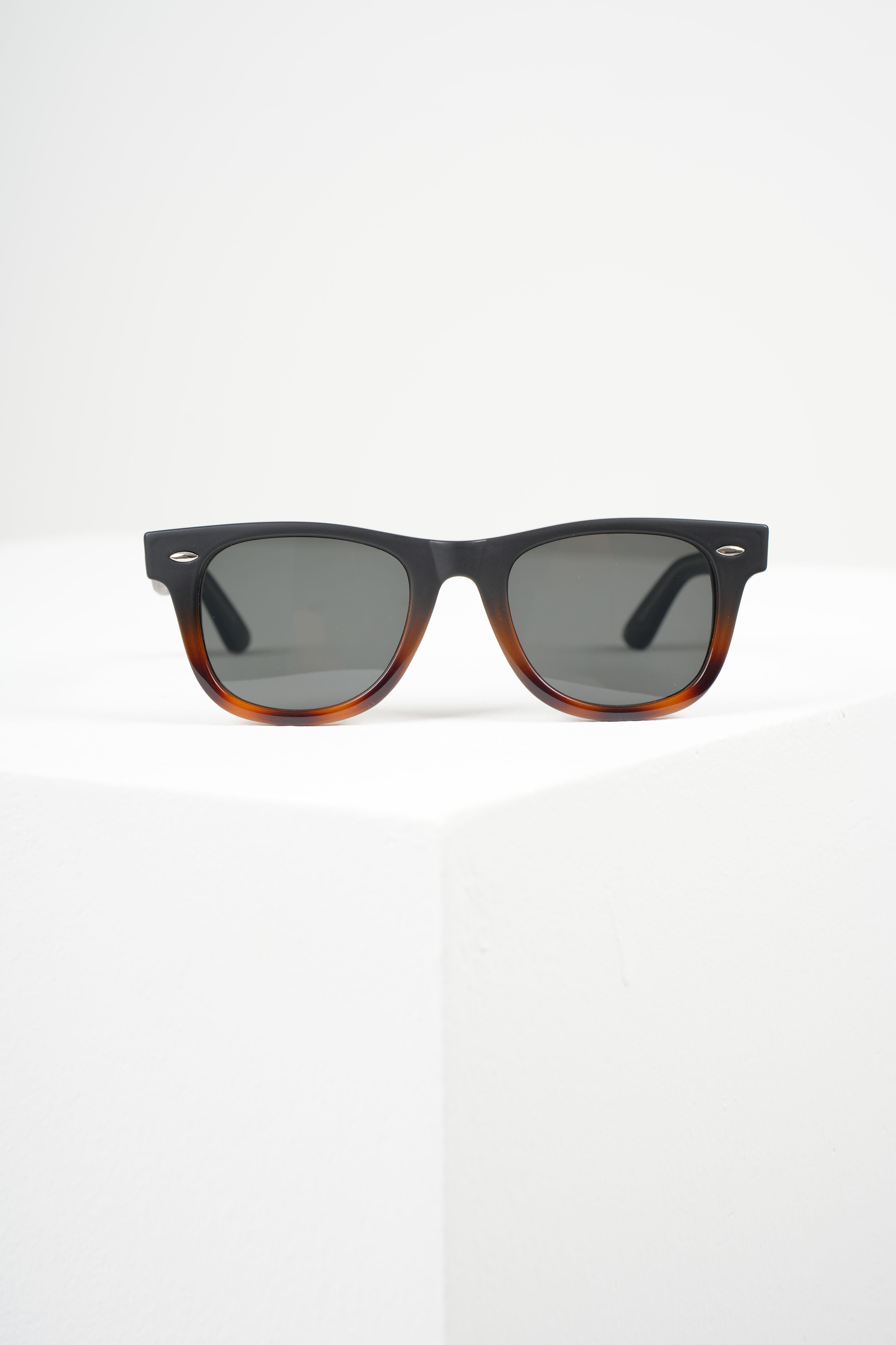 ROYAL EYEWEAR RE6802 LEOPAR  SİYAH UNISEX GÜNEŞ GÖZLÜĞÜEyewearWATCHOFROYALRE6802ROYAL EYEWEAR RE6802 LEOPAR  SİYAH UNISEX GÜNEŞ GÖZLÜĞÜ