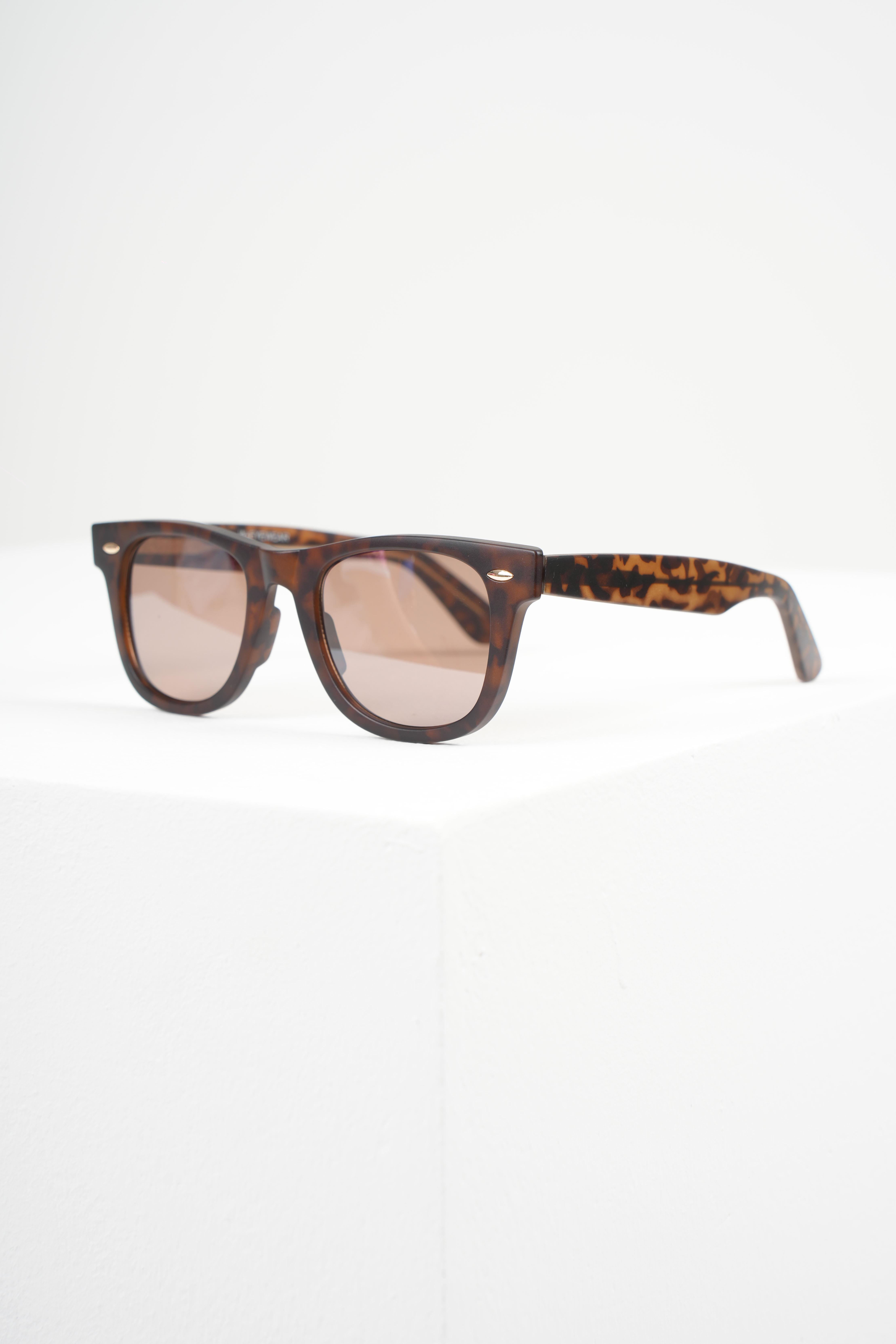 ROYAL EYEWEAR RE6802 LEOPAR  KAHVE UNISEX GÜNEŞ GÖZLÜĞÜEyewearWATCHOFROYALRE6802ROYAL EYEWEAR RE6802 LEOPAR  KAHVE UNISEX GÜNEŞ GÖZLÜĞÜ