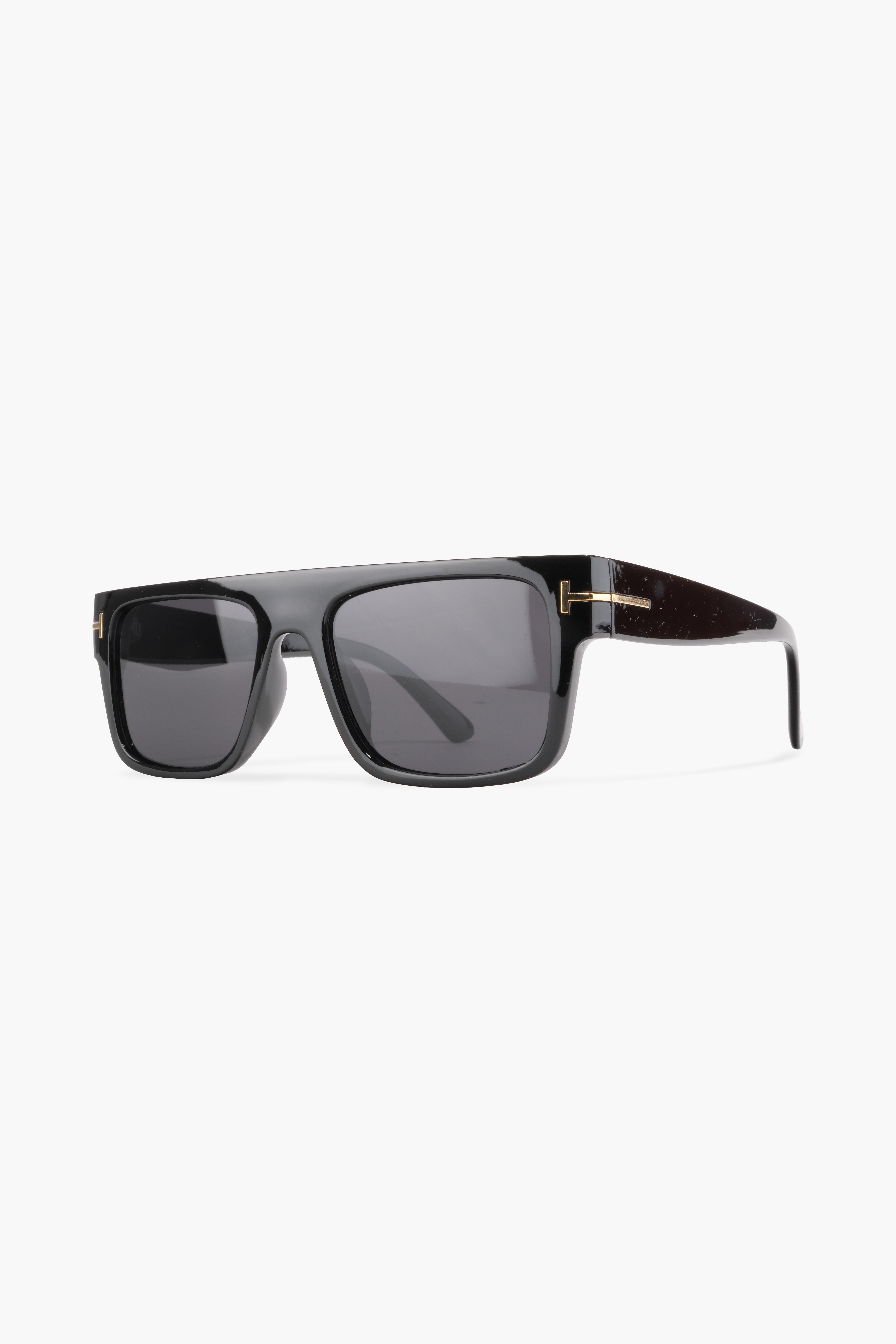 ROYAL EYEWEAR RE8137 SİYAH POLARİZE GÜNEŞ GÖZLÜĞÜGözlükWATCHOFROYALRE8137ROYAL EYEWEAR RE8137 SİYAH POLARİZE GÜNEŞ GÖZLÜĞÜ
