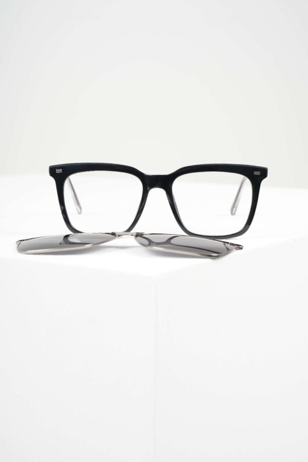 ROYAL EYEWEAR RE98020 MIKNATISLI ÖN ÇERÇEVESİ ÇIKARILABİLEN KOYU SİYAH GÜNEŞ GÖZLÜĞÜGözlükWATCHOFROYALRE98020ROYAL EYEWEAR RE98020 MIKNATISLI ÖN ÇERÇEVESİ ÇIKARILABİLEN KOYU SİYAH GÜNEŞ GÖZLÜĞÜ