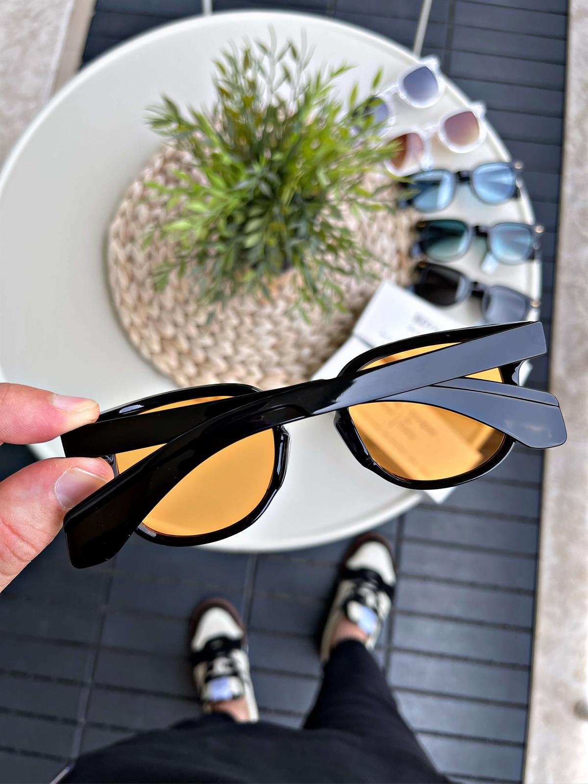 ROYAL EYEWEAR RE982 SİYAH TURUNCU GÜNEŞ GÖZLÜĞÜGÖZLÜKWATCHOFROYALRE982ROYAL EYEWEAR RE982 SİYAH TURUNCU GÜNEŞ GÖZLÜĞÜ