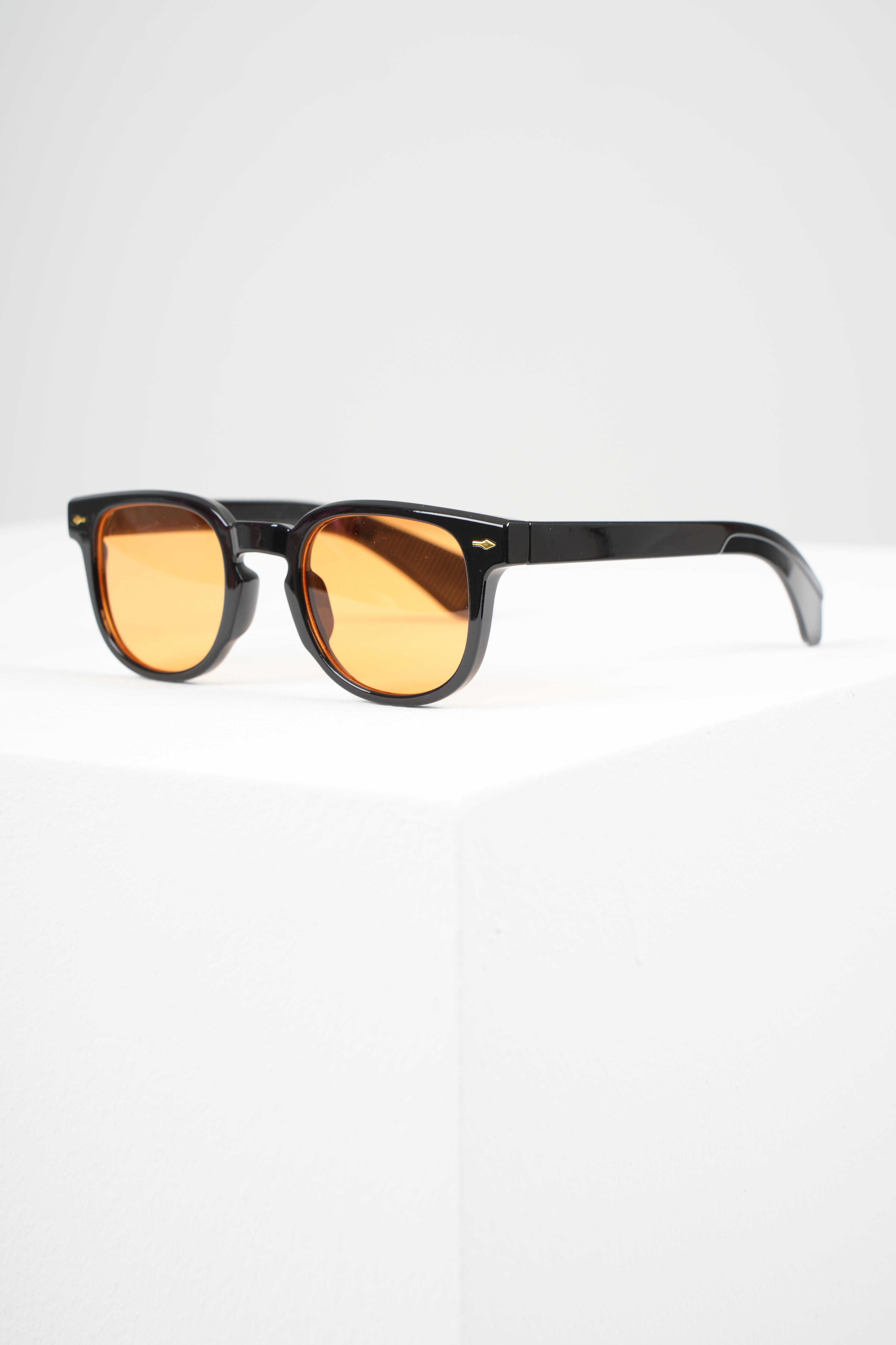 ROYAL EYEWEAR RE982 SİYAH TURUNCU GÜNEŞ GÖZLÜĞÜGözlükWATCHOFROYALRE982ROYAL EYEWEAR RE982 SİYAH TURUNCU GÜNEŞ GÖZLÜĞÜ