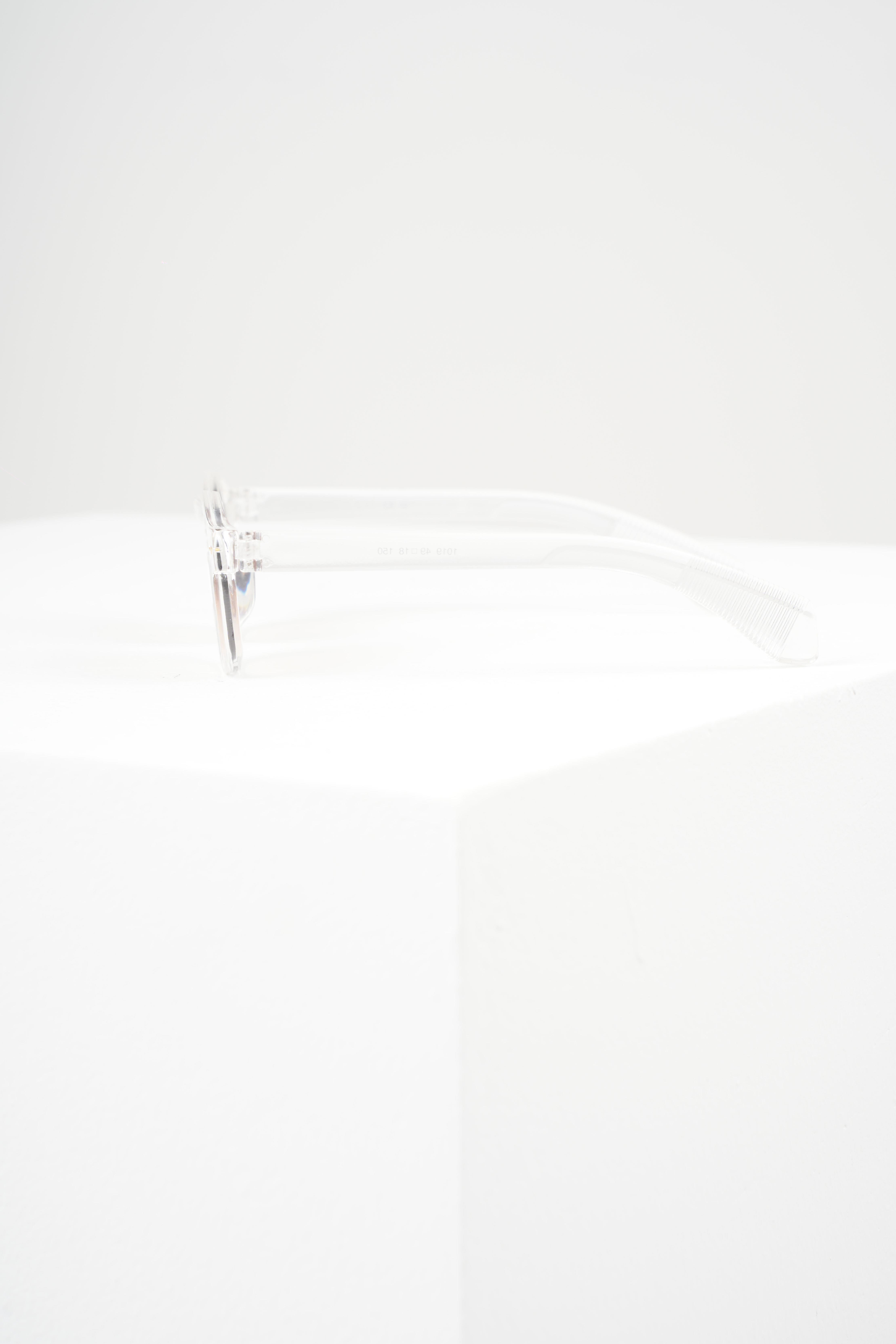 ROYAL EYEWEAR RE982 TRANSPARENT BROWN UNISEX SUNGLASSESEyewearWATCHOFROYALRE982ROYAL EYEWEAR RE982 TRANSPARENT BROWN UNISEX SUNGLASSES