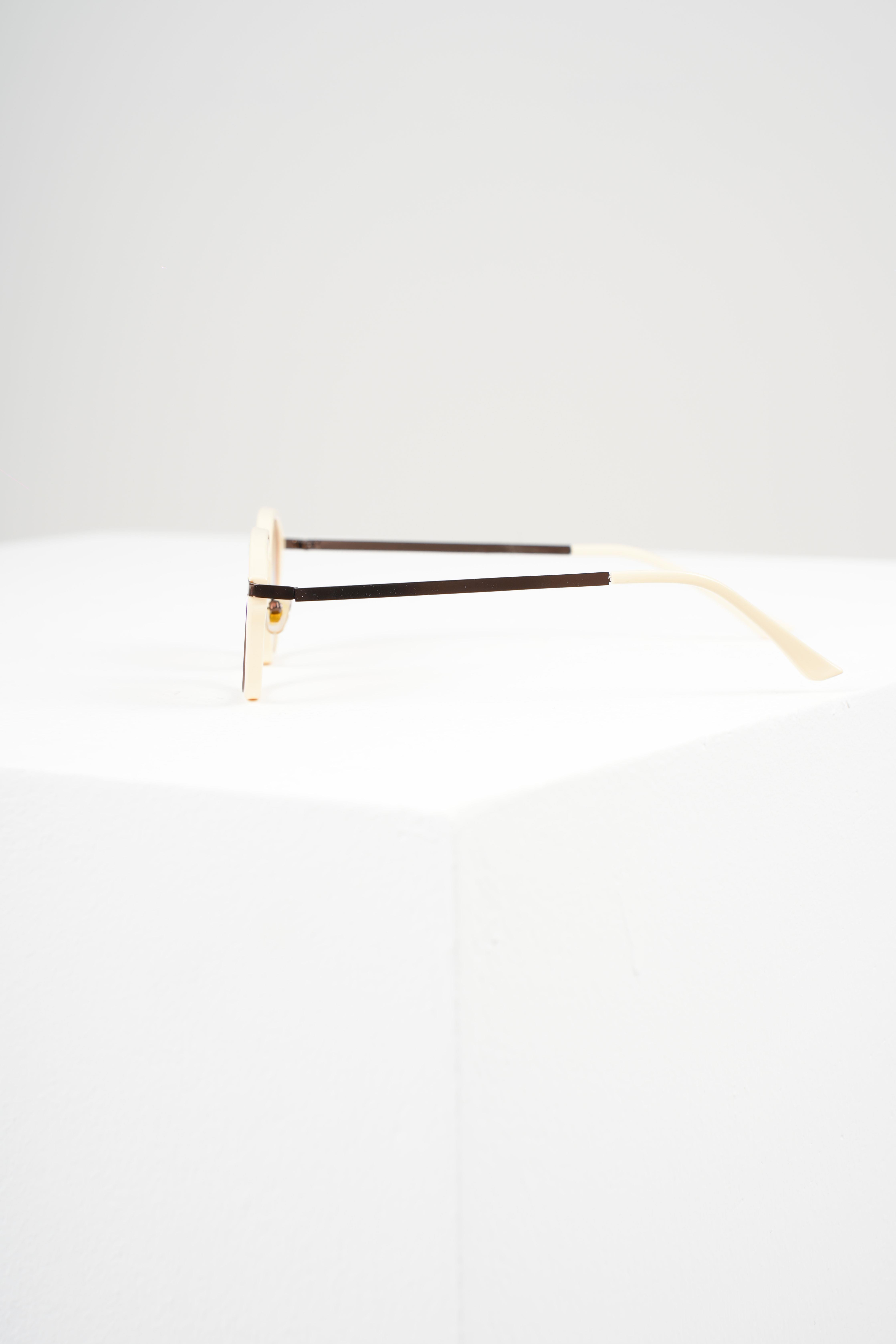 ROYAL EYEWEAR RE9904 CREAM BROWN UNISEX EyewearWATCHOFROYALRE9904ROYAL EYEWEAR RE9904 CREAM BROWN UNISEX 