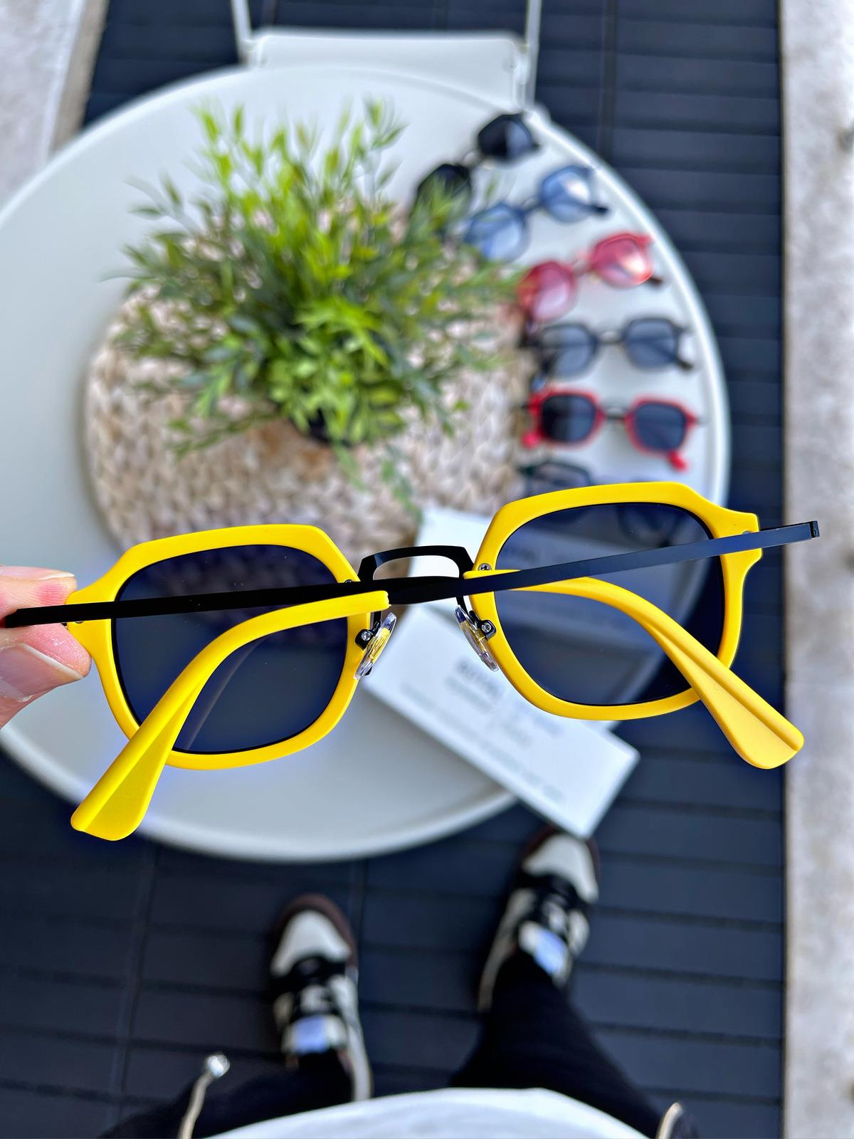GÜNEŞ GÖZLÜĞÜ KADIN&ERKEK SARI,KULAK PEDLİ,UV-400 KORUMALI ÖZEL CAM, DAYANIKLI ÇERÇEVE, MODERN&RETRO TASARIM GÖZLÜK,CE SERTİFİKALİSUNGLASSESWATCHOFROYALRE9904WGÜNEŞ GÖZLÜĞÜ KADIN&ERKEK SARI,KULAK PEDLİ,UV-400 KORUMALI ÖZEL CAM, DAYANIKLI ÇERÇEVE, MODERN&RETRO TASARIM GÖZLÜK,CE SERTİFİKALİ