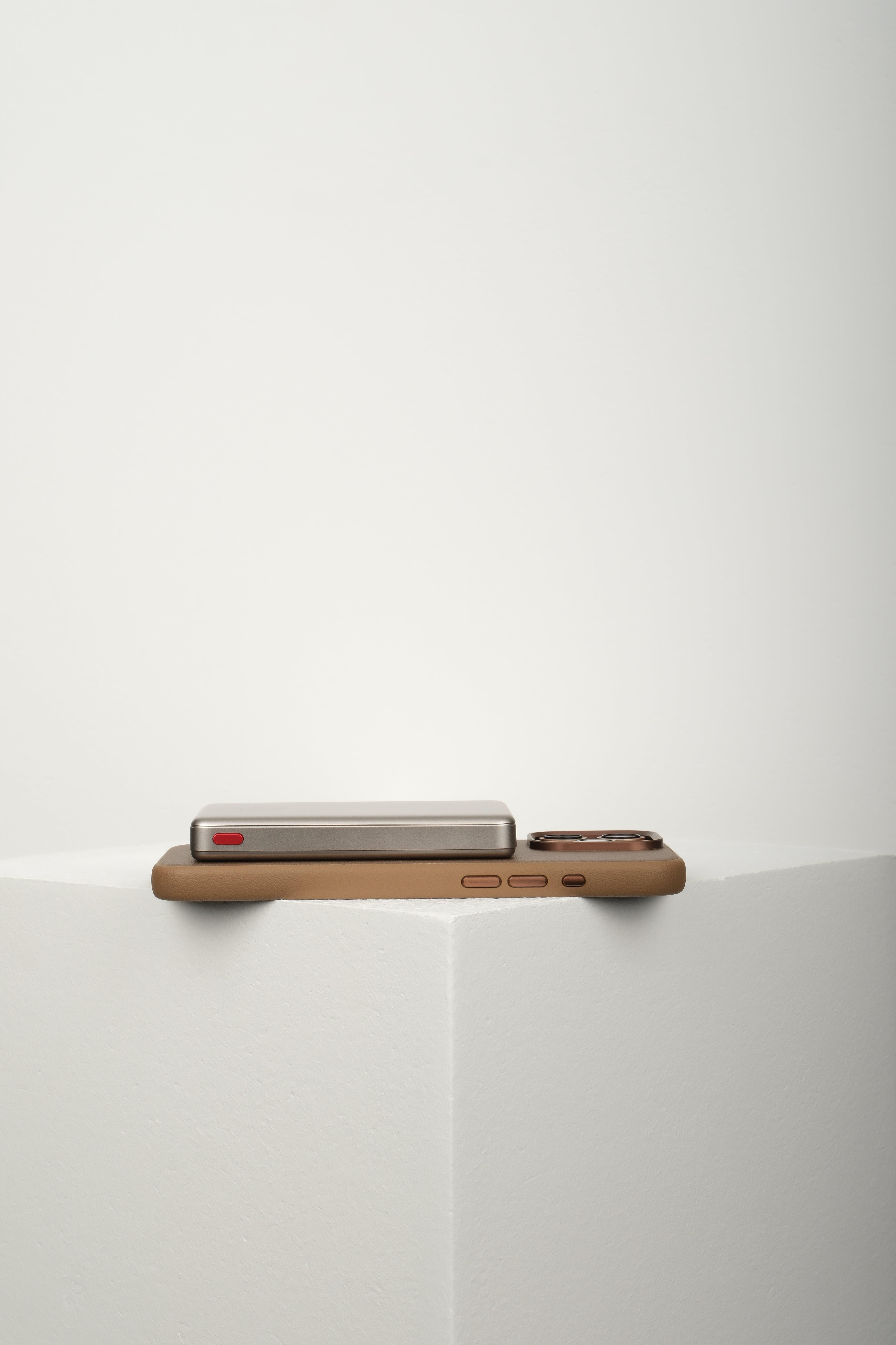 POWER BANK MAGNETIC Q26 FAST CHARGE 5000MAH PD TYPE-C 20W - TITANIUM GOLDSaleWATCHOFROYALpowerbankPOWER BANK MAGNETIC Q26 FAST CHARGE 5000MAH PD TYPE-C 20W - TITANIUM GOLD