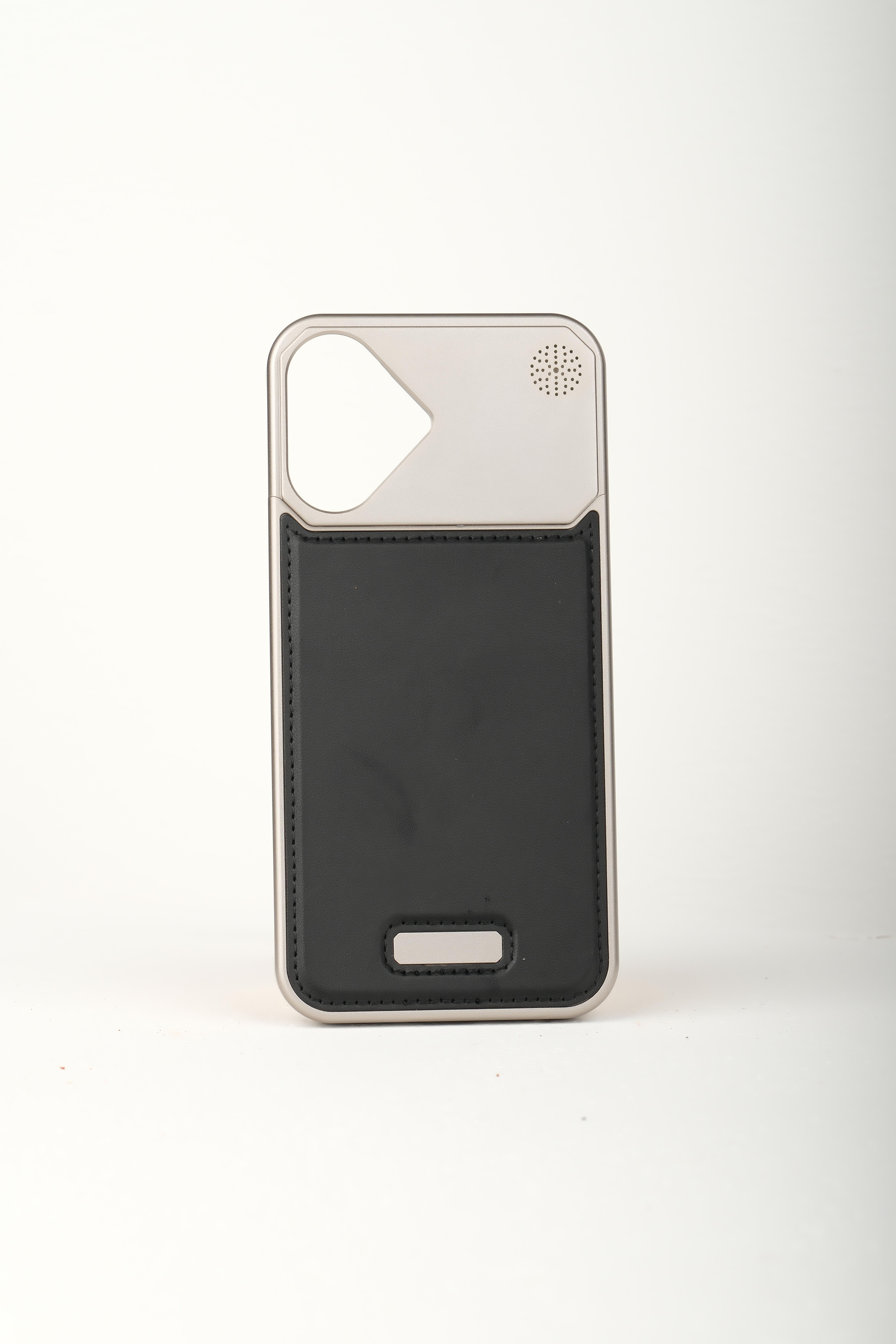 Therock iPhone 16 Siyah Magsafe Özellikli Alüminyum Alaşımlı Hakiki Deri,Kokulu Metal Kızaklı Telefon KılıfıIphone 16 KılıfıWATCHOFROYALTherockTherock iPhone 16 Siyah Magsafe Özellikli Alüminyum Alaşımlı Hakiki Deri,Kokulu Metal Kızaklı Telefon Kılıfı