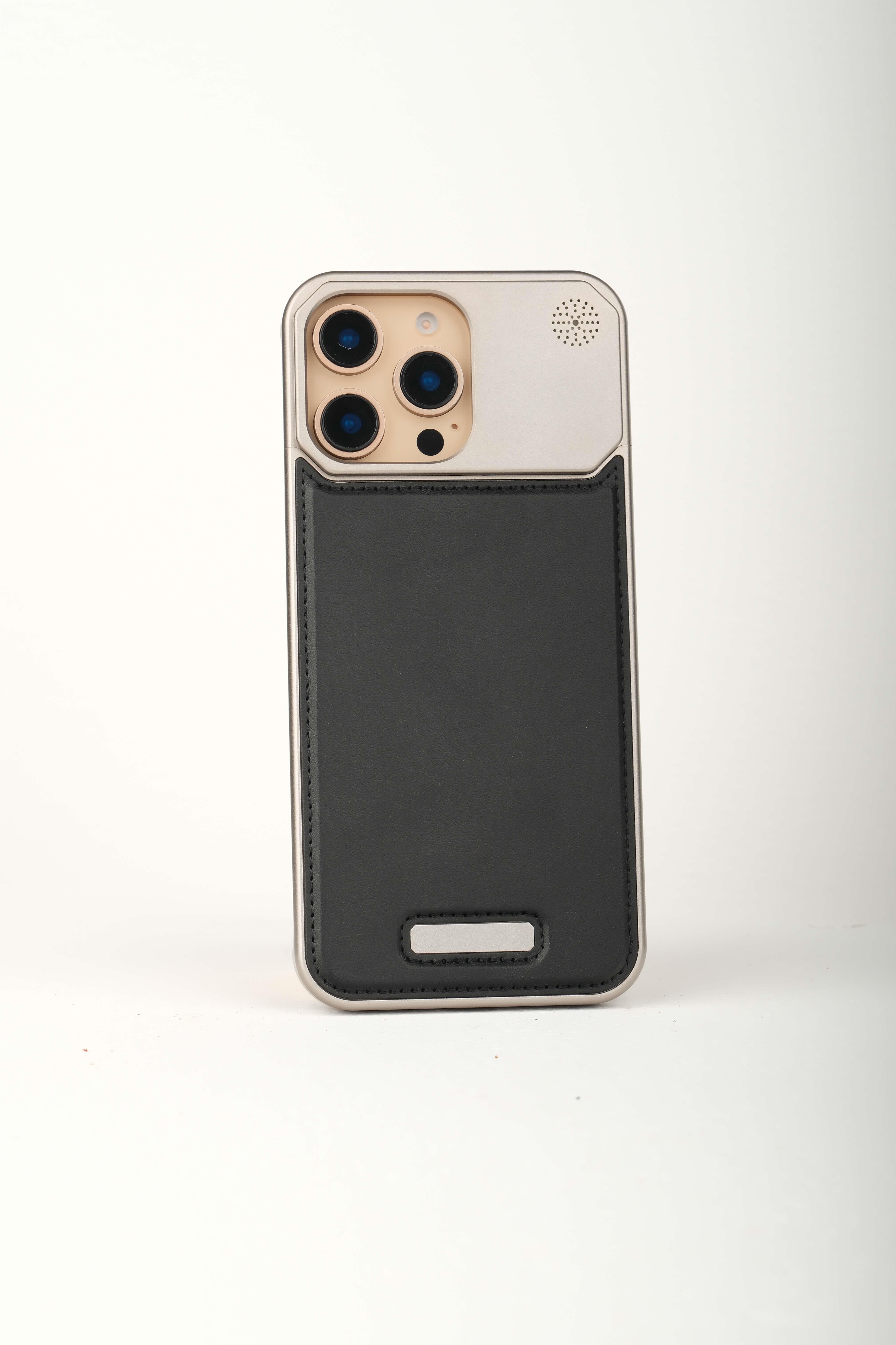 Therock 16 Pro Siyah Magsafe Özellikli Alüminyum Alaşımlı Hakiki Deri,Kokulu Metal Kızaklı Telefon KılıfıIphone 16 Pro Telefon KılıfıWATCHOFROYALTherockTherock 16 Pro Siyah Magsafe Özellikli Alüminyum Alaşımlı Hakiki Deri,Kokulu Metal Kızaklı Telefon Kılıfı