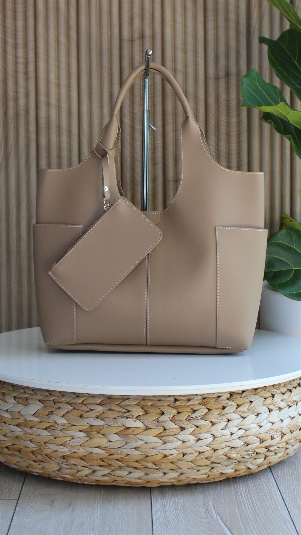 Kadın Vizon Cüzdanlı Ve Yavrulu Omuz Çantası CARLAKADIN ÇANTASIWATCHOFROYALCARLAKadın Vizon Cüzdanlı Ve Yavrulu Omuz Çantası CARLA