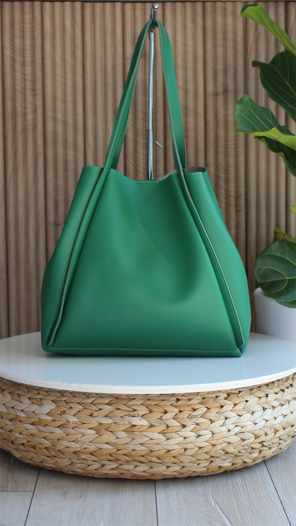 Kadın Yeşil 2'li Büyük Boy Yavrulu Omuz Çantası ELENAKADIN ÇANTASIWATCHOFROYALELENAKadın Yeşil 2'li Büyük Boy Yavrulu Omuz Çantası ELENA