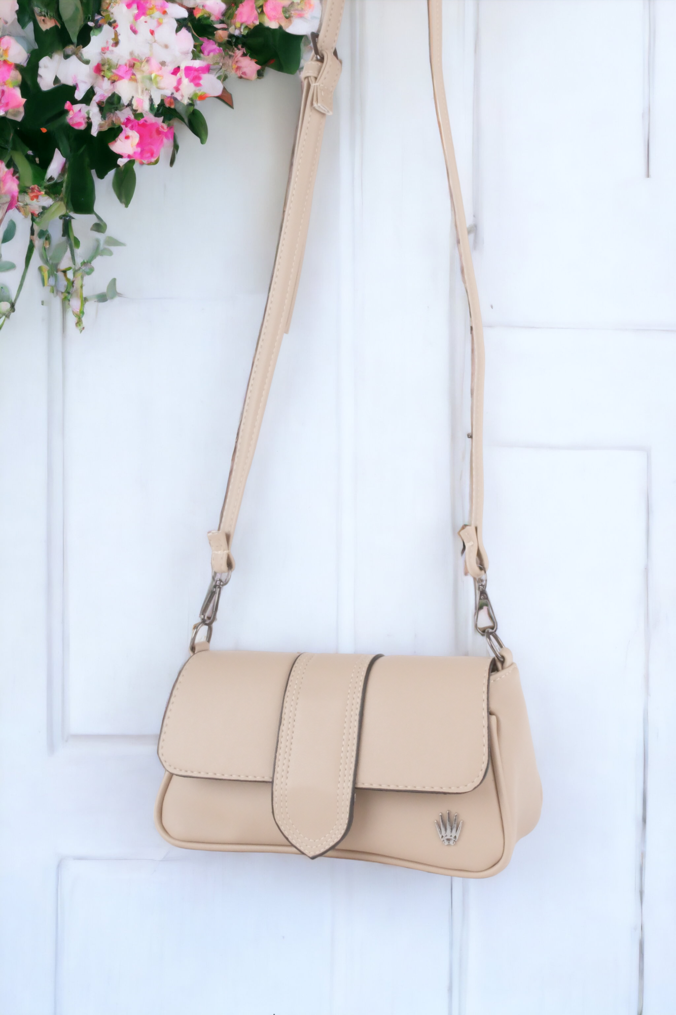 Kadın Bej Askılı Deri Ve Omuz Çantası JulietteKADIN ÇANTASIWATCHOFROYALJULIETTEKadın Bej Askılı Deri Ve Omuz Çantası Juliette