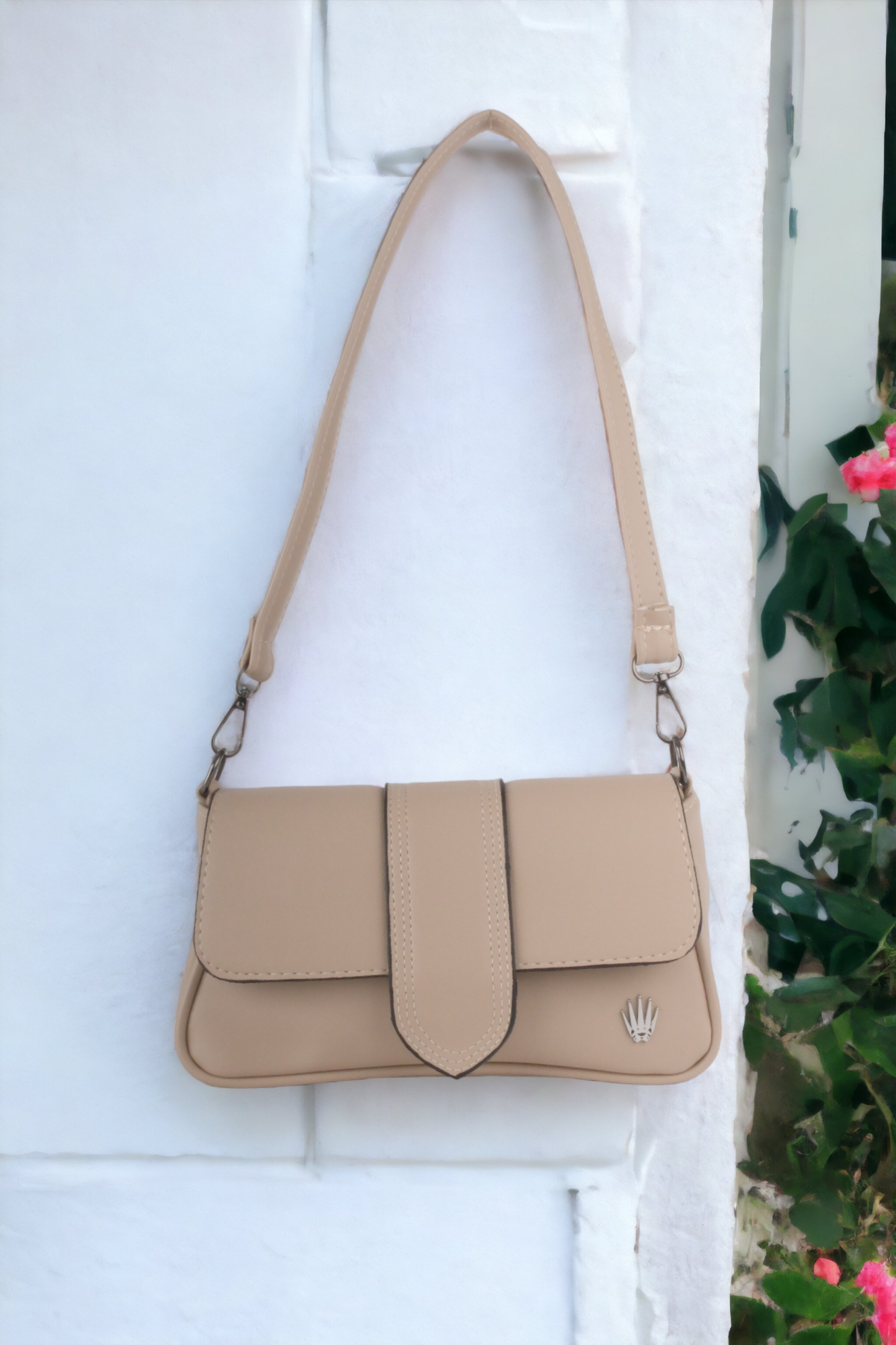 Kadın Bej Askılı Deri Ve Omuz Çantası JulietteKADIN ÇANTASIWATCHOFROYALJULIETTEKadın Bej Askılı Deri Ve Omuz Çantası Juliette