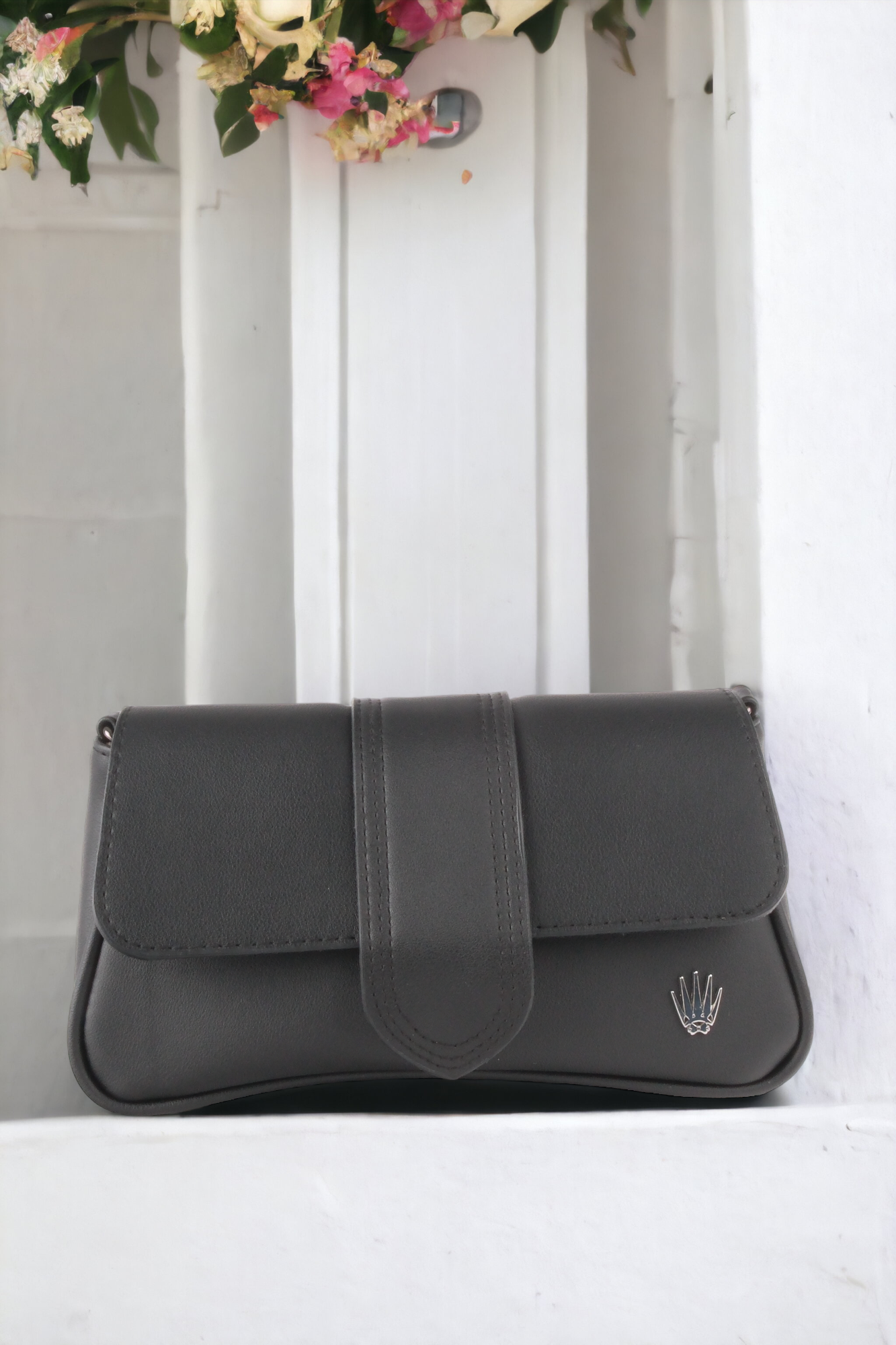 Kadın SiyahAskılı Deri Ve Omuz Çantası JulietteWomen BagWATCHOFROYALJULIETTEKadın SiyahAskılı Deri Ve Omuz Çantası Juliette