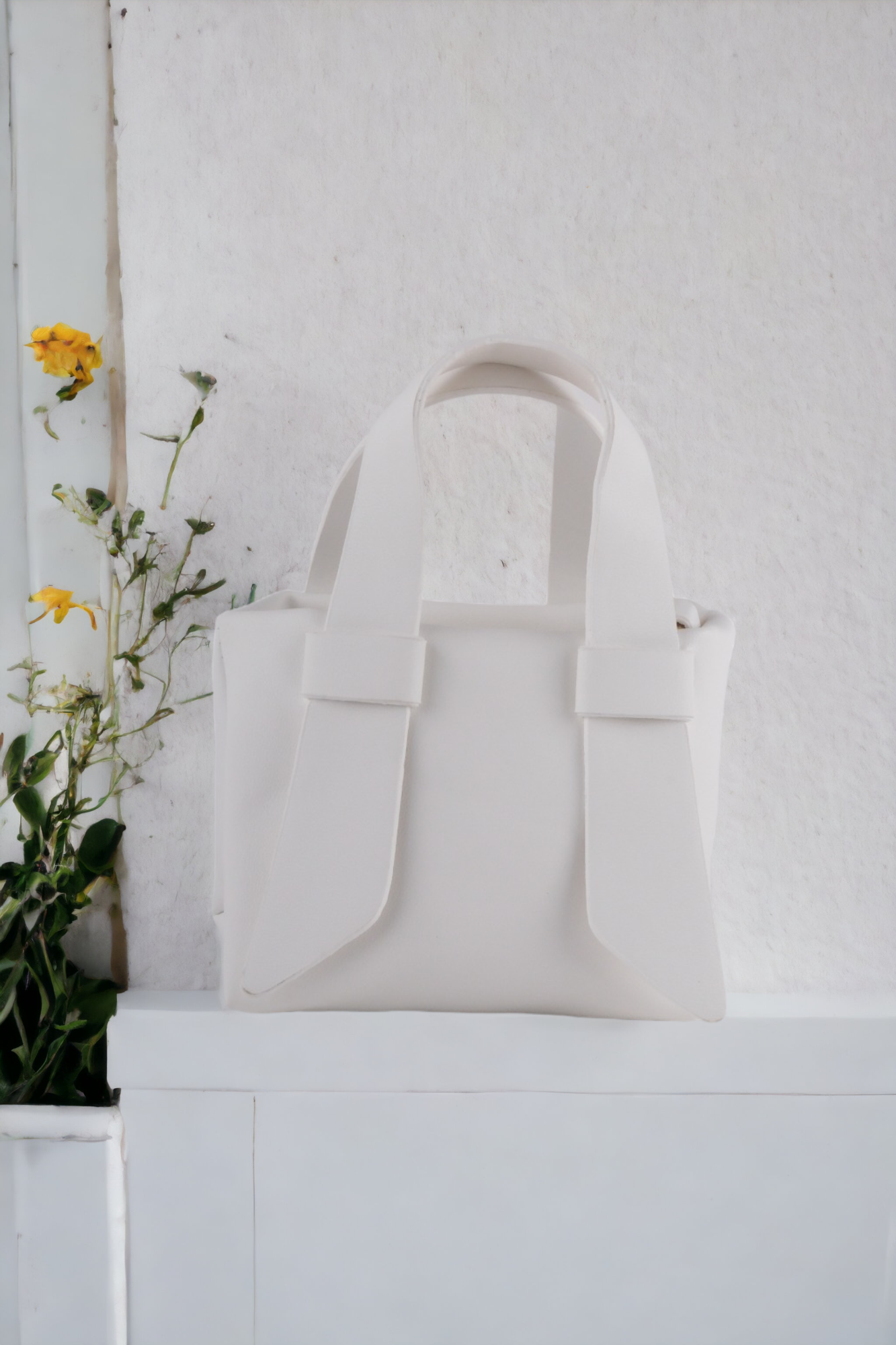 Kadın Çantası Beyaz El Çantası  Askı Detaylı La GardeKADIN ÇANTASIWATCHOFROYALLagardeKadın Çantası Beyaz El Çantası  Askı Detaylı La Garde