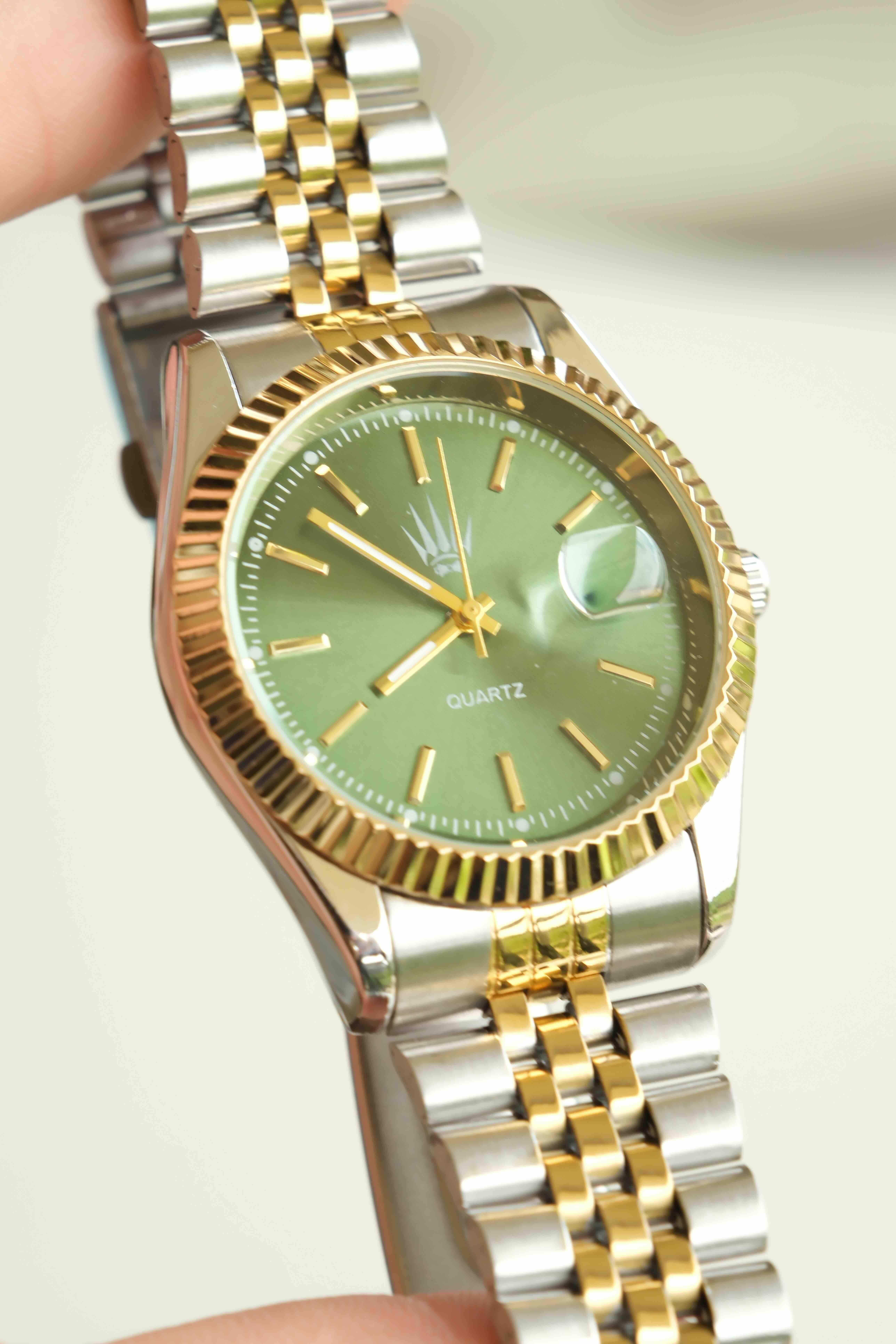 Triton Date Silver Gold Yeşil Kol SaatiWatchesWATCHOFROYAL.Triton Date Silver Gold Yeşil Kol Saati