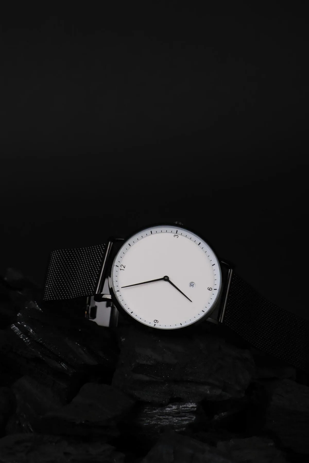 AURORA SLIM WHITE STEEL MESH WRISTWATCHWatchesWATCHOFROYALAURORABLCKSLVRAURORA SLIM WHITE STEEL MESH WRISTWATCH