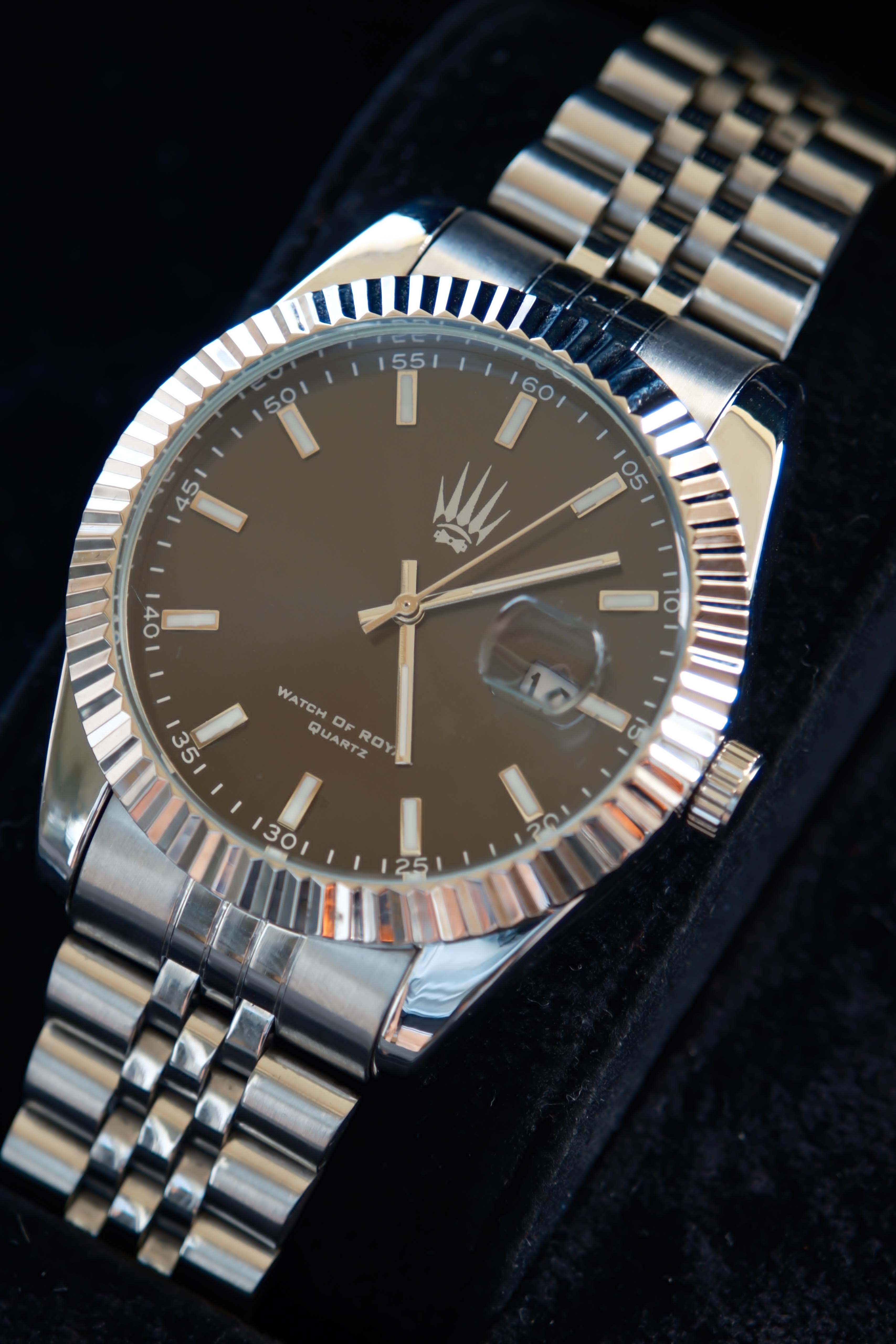 Crest Line Silver Siyah Kol SaatiWatchesWATCHOFROYALCrest LineCrest Line Silver Siyah Kol Saati