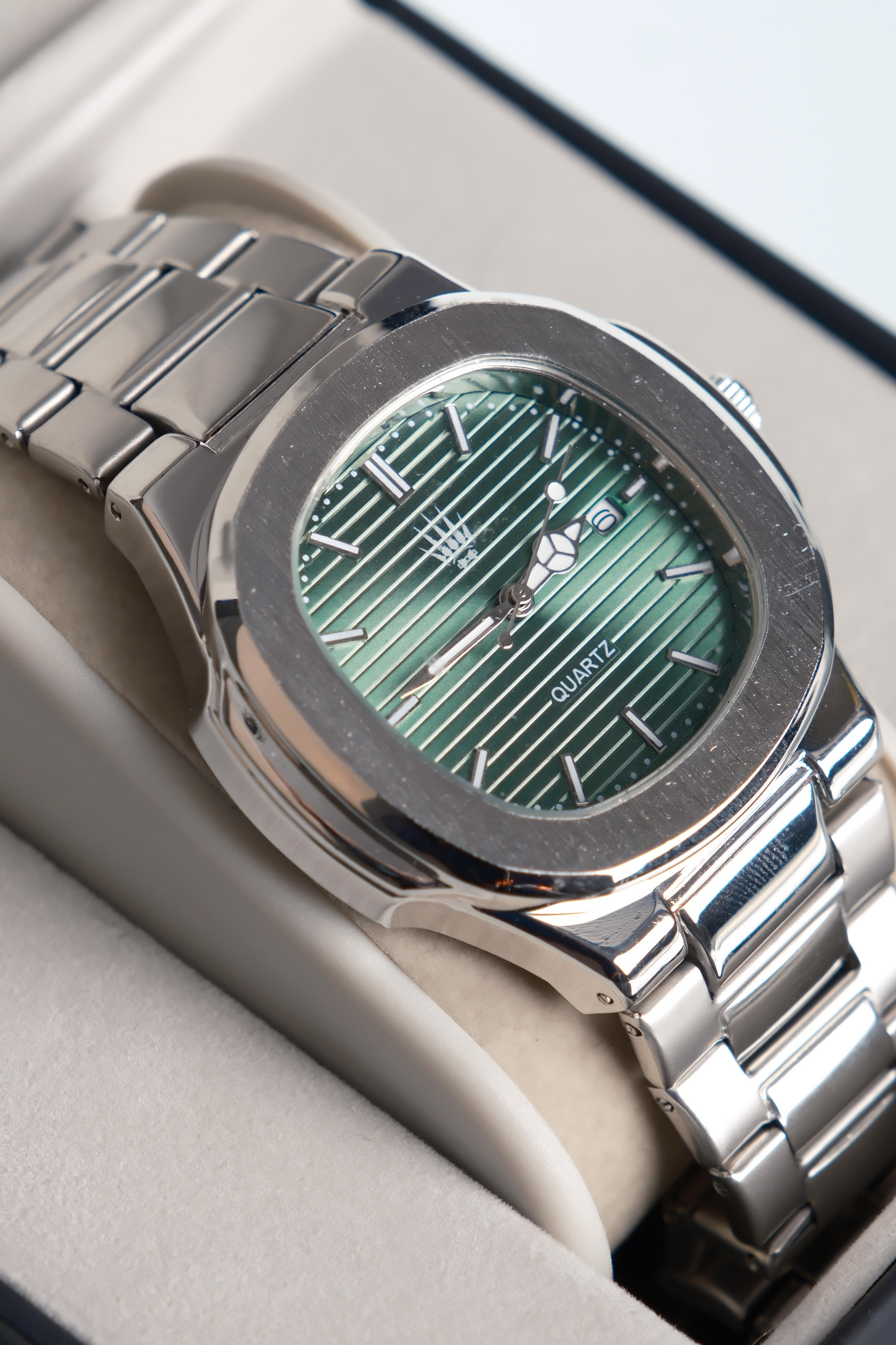 Nautilus Gold Green Kol SaatiWatchesWATCHOFROYALNautilusNautilus Gold Green Kol Saati