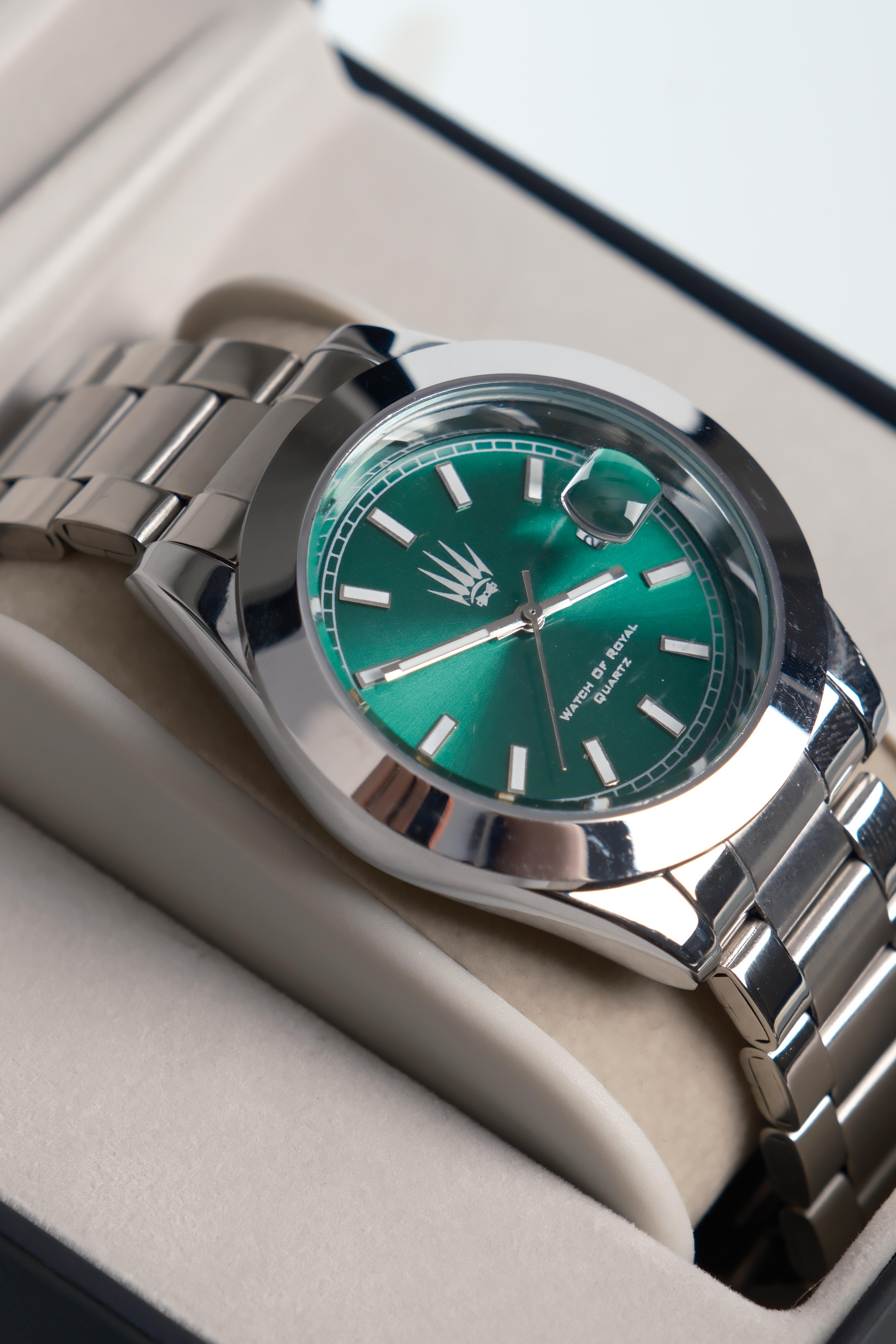 İsimsiz Silver Yeşil Siyah Kol SaatiWatchesWATCHOFROYALnobledateİsimsiz Silver Yeşil Siyah Kol Saati