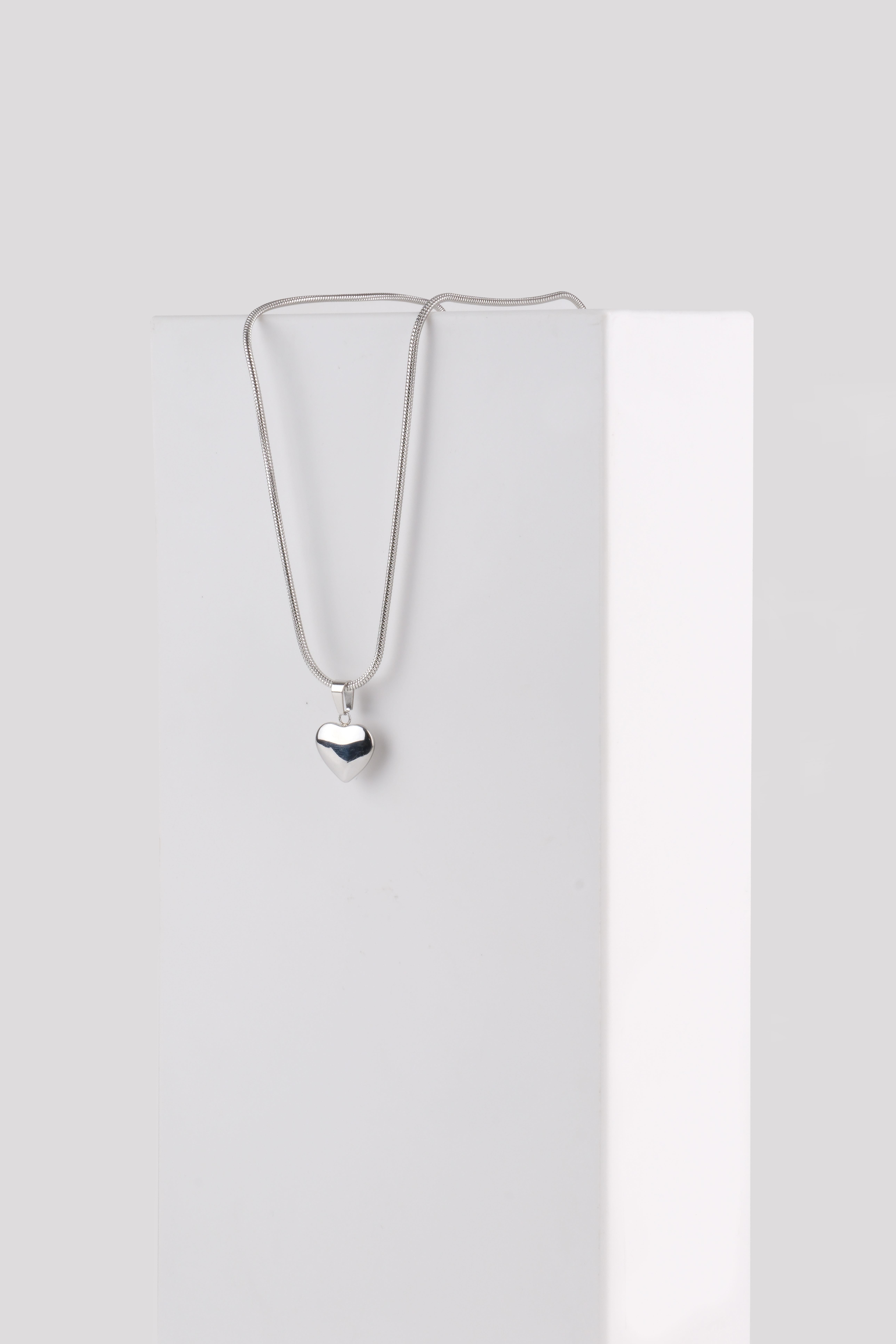 ADORE LOVE SILVER ÇELİK ZİNCİR KOLYEKolyeWATCHOFROYALADORELOVEADORE LOVE SILVER ÇELİK ZİNCİR KOLYE