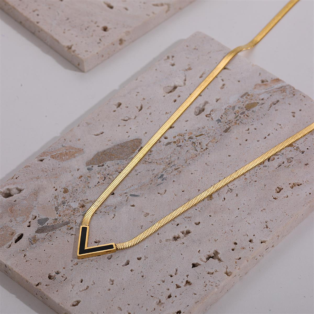 GIOVANNI GOLD ÇELİK KOLYE KOLYEWATCHOFROYALGIOVANNIGIOVANNI GOLD ÇELİK KOLYE 