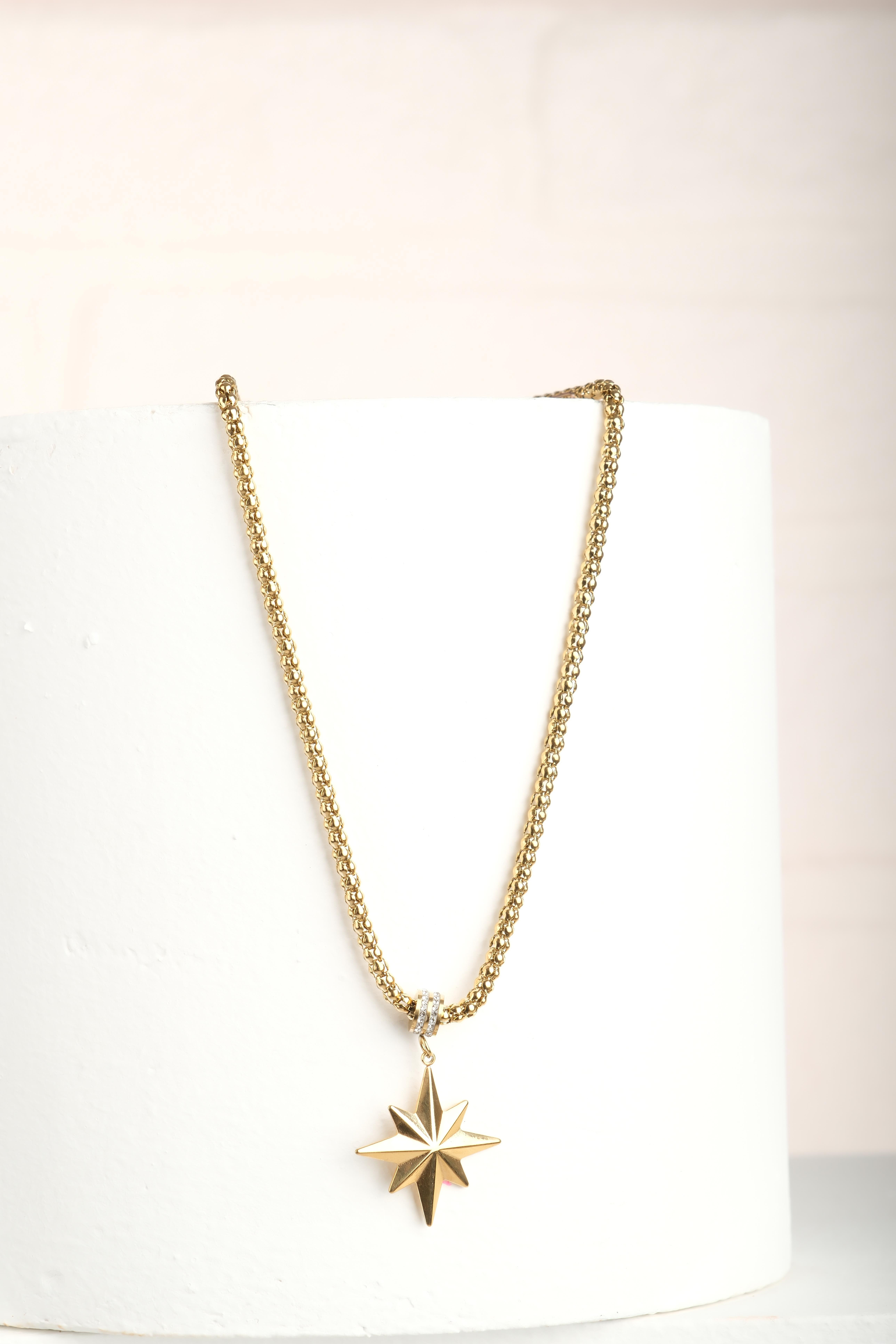 PERLA GOLD ZİNCİR ÇELİK KOLYEKolyeWATCHOFROYALPERLAPERLA GOLD ZİNCİR ÇELİK KOLYE