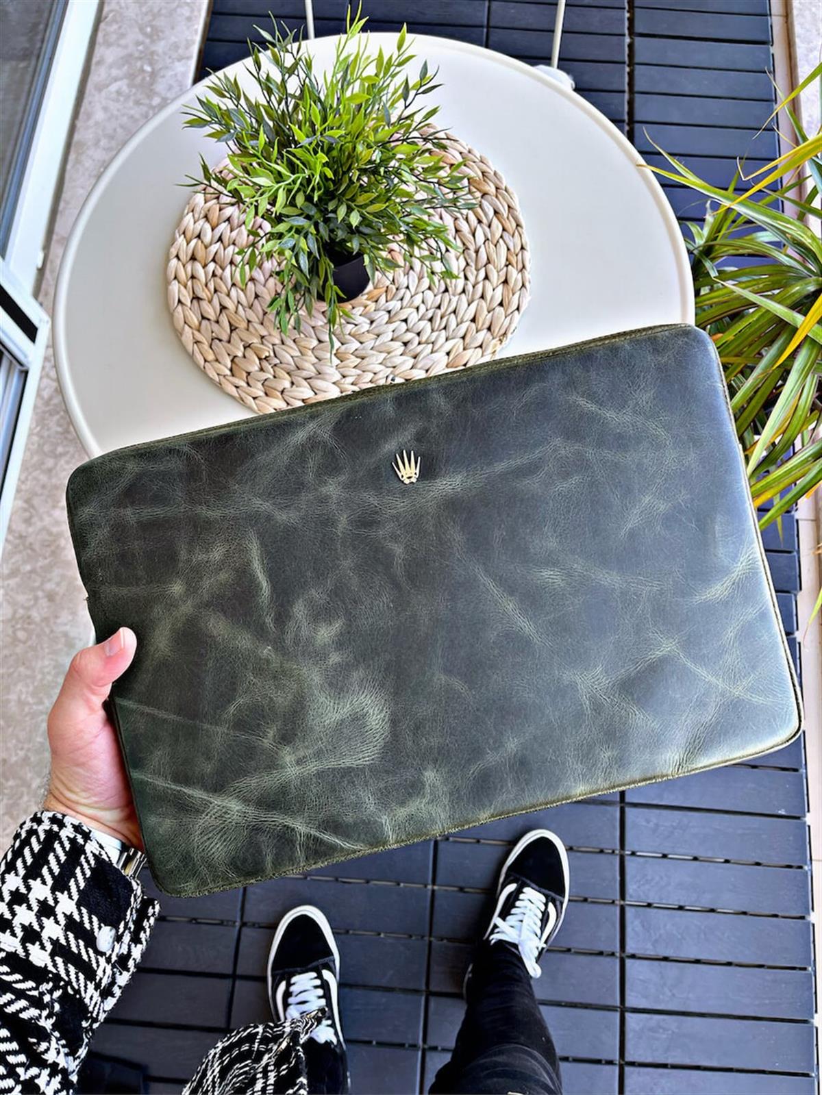 JUNGLE CRAZY GREEN HAKİKİ DERİ CLUTCH EL ÇANTASILAPTOP BAGWATCHOFROYALBOUCHESCRAZYGREENJUNGLE CRAZY GREEN HAKİKİ DERİ CLUTCH EL ÇANTASI