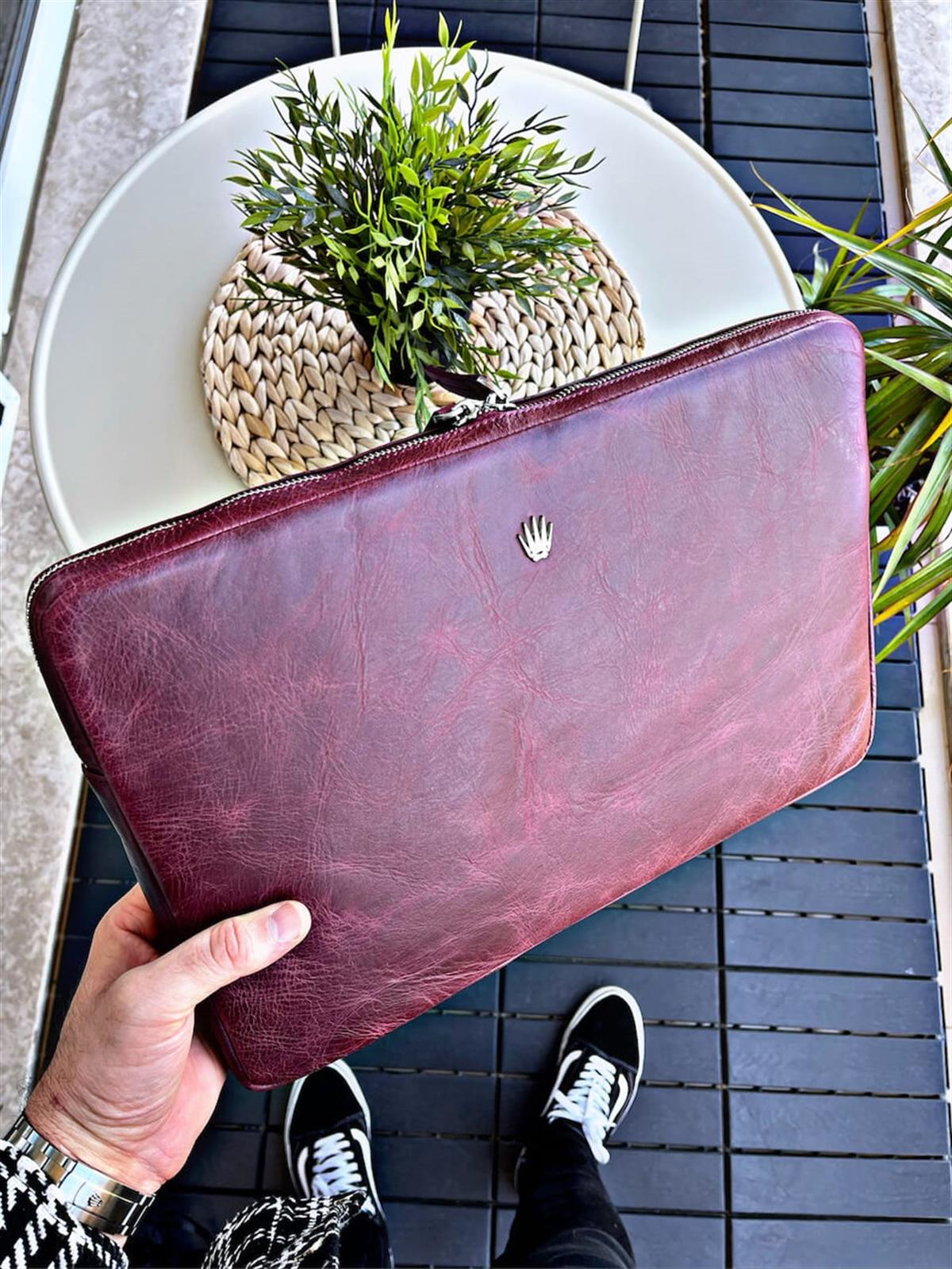 JUNGLE TIGUAN BORDO HAKİKİ DERİ CLUTCH EL ÇANTASILAPTOP BAGWATCHOFROYALBOUCHESTIGUANBORDOJUNGLE TIGUAN BORDO HAKİKİ DERİ CLUTCH EL ÇANTASI