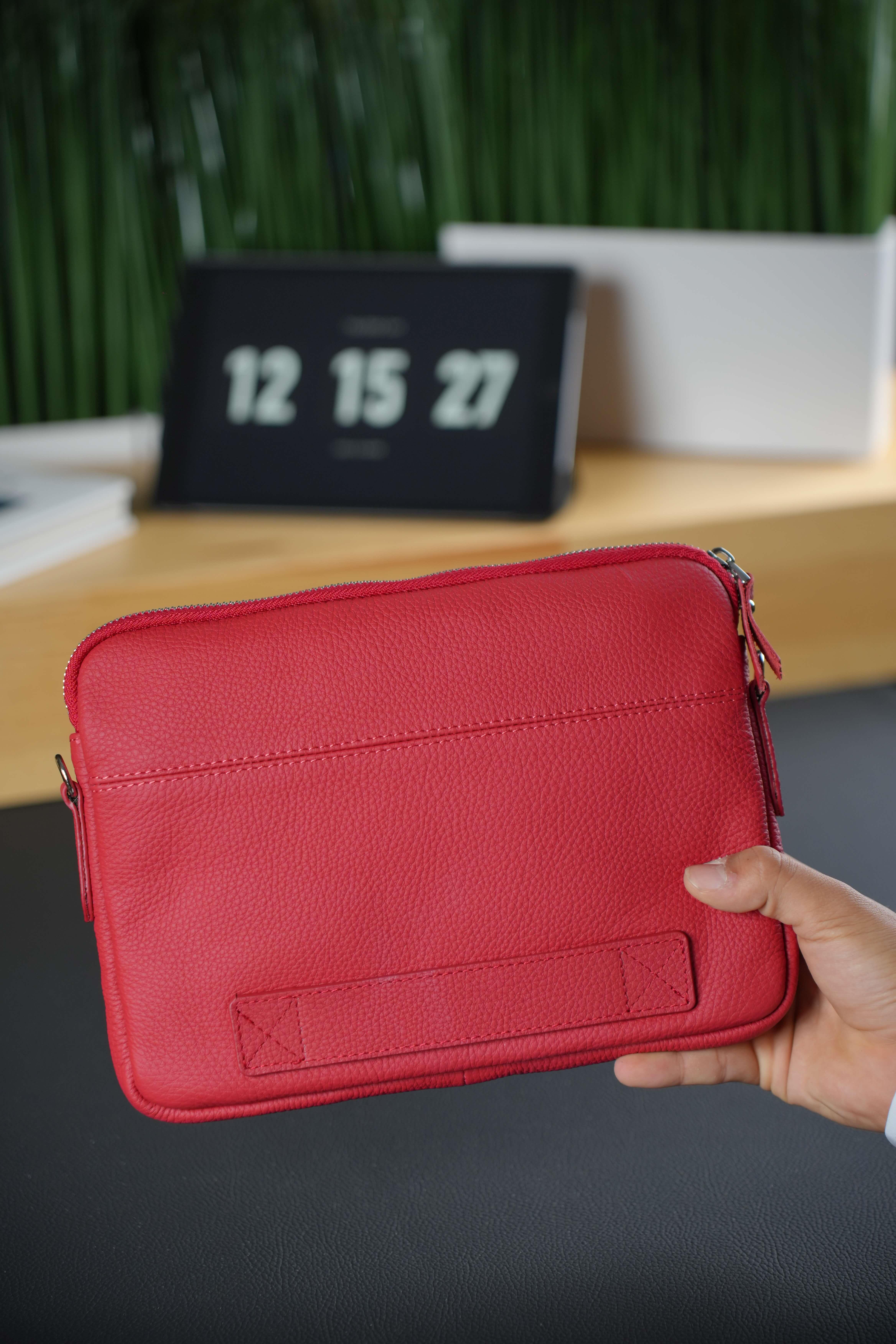 Hakiki Deri Kırmızı Laptop ve Evrak Çantası Notebook Organizatör Seyahat MaestrıawLaptop&Evrak ÇantasıWATCHOFROYALMAESTRIAWHakiki Deri Kırmızı Laptop ve Evrak Çantası Notebook Organizatör Seyahat Maestrıaw