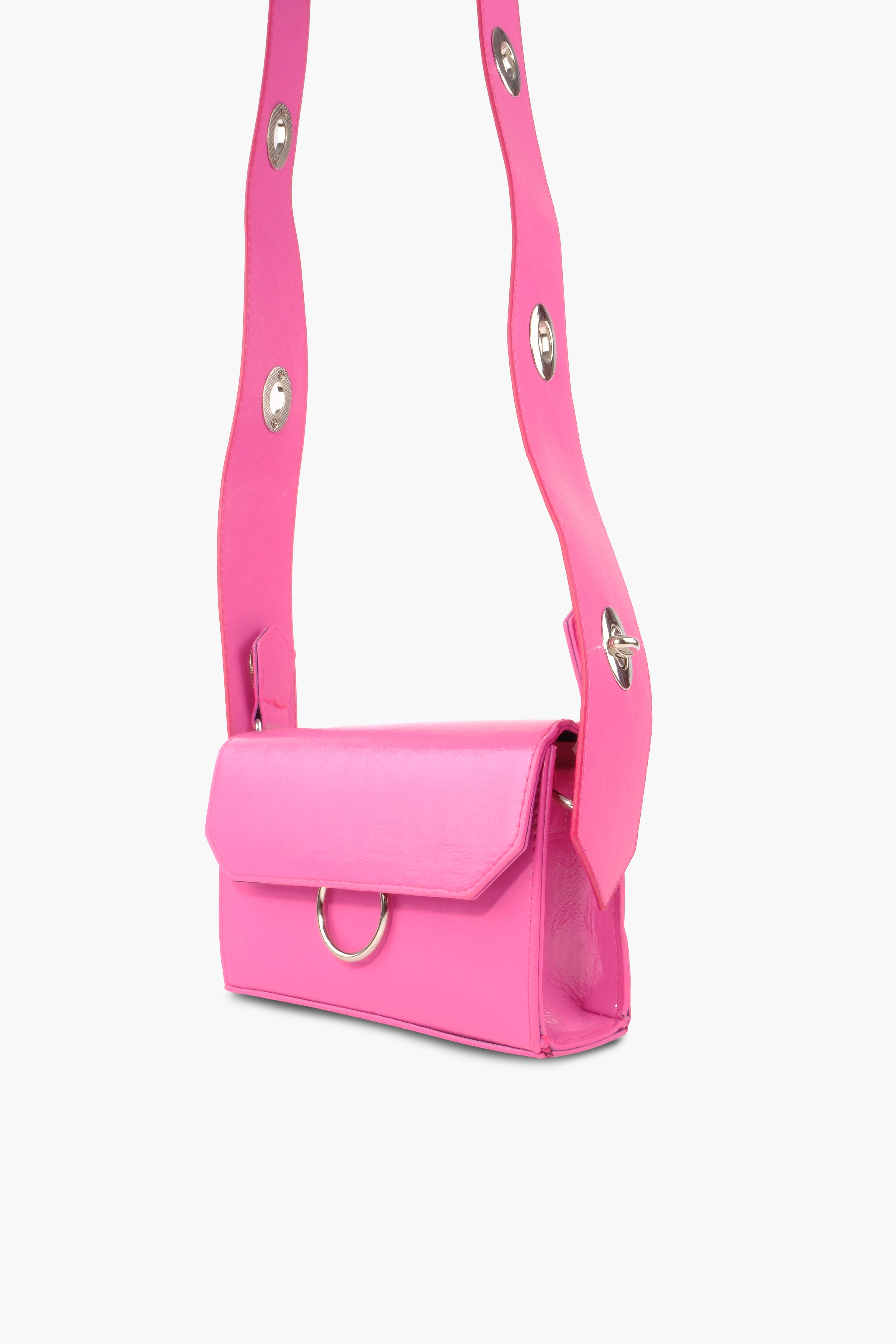 Kadın Desenli Pembe Deri Ayarlanabilir Omuz Ve El Çantası DinaOmuz ÇantasıWATCHOFROYALDİNAKadın Desenli Pembe Deri Ayarlanabilir Omuz Ve El Çantası Dina